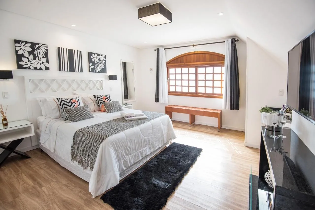 Photo of the whole room in Pousada La Lavande