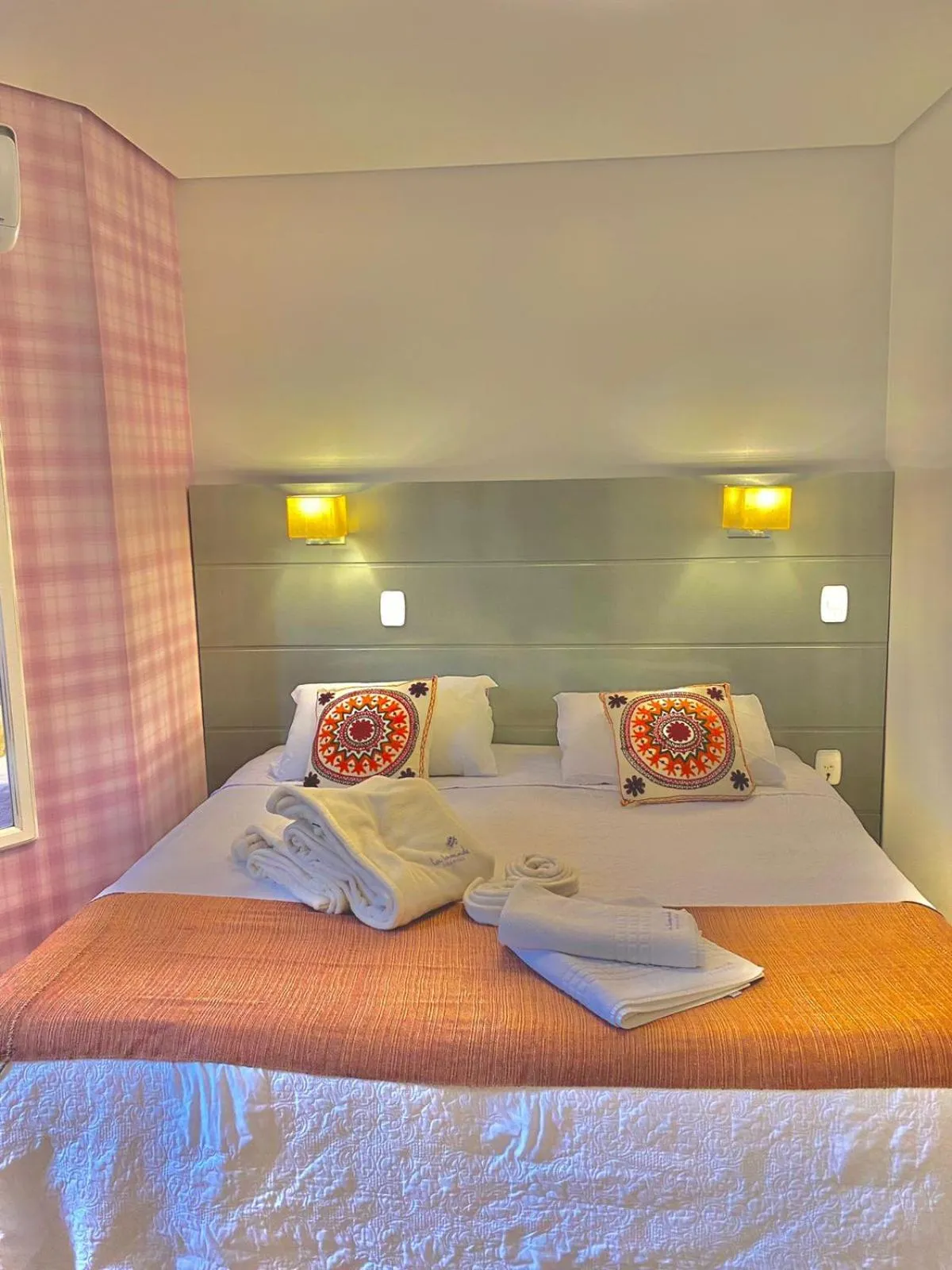 Photo of the whole room in Pousada La Lavande