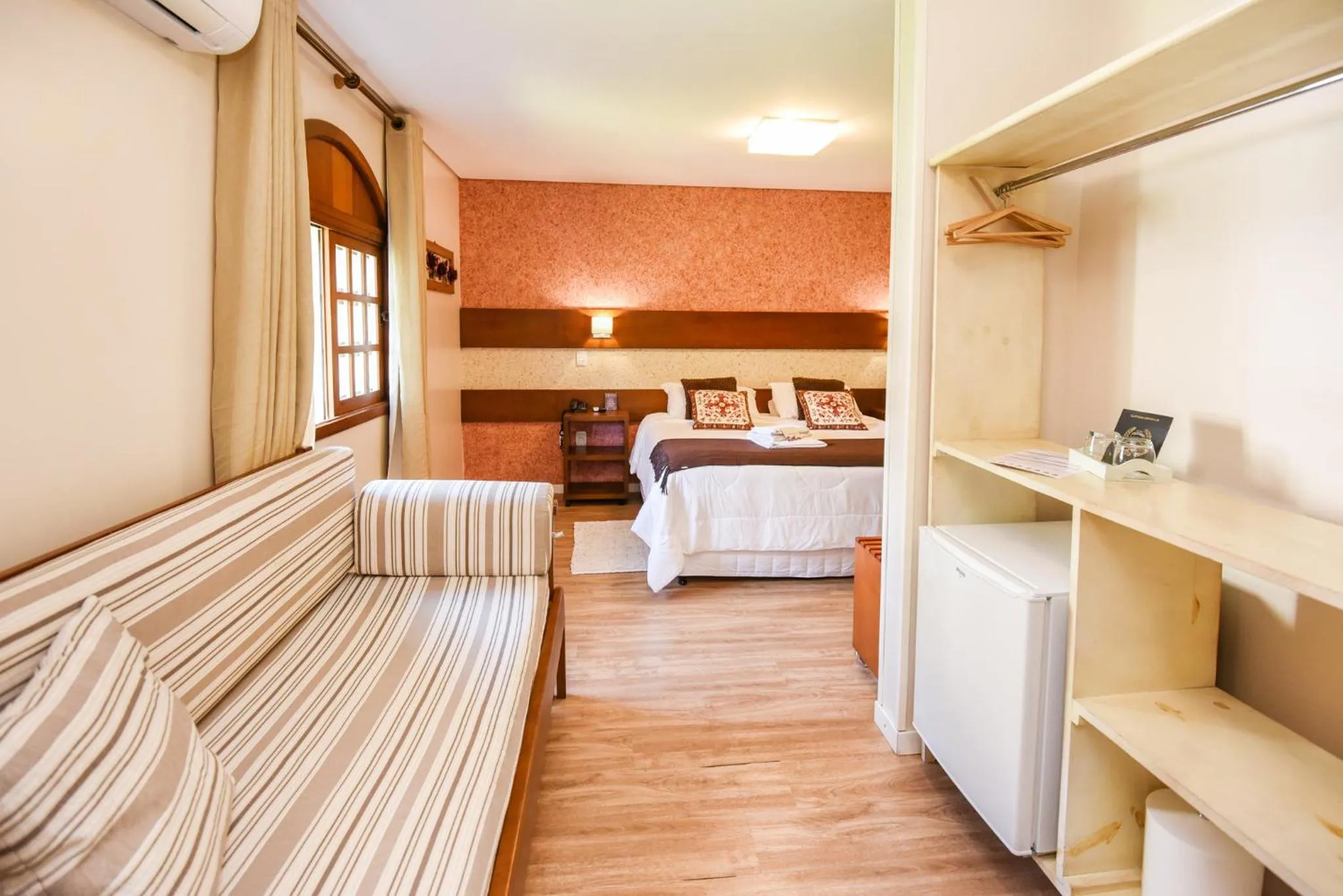 Photo of the whole room in Pousada La Lavande