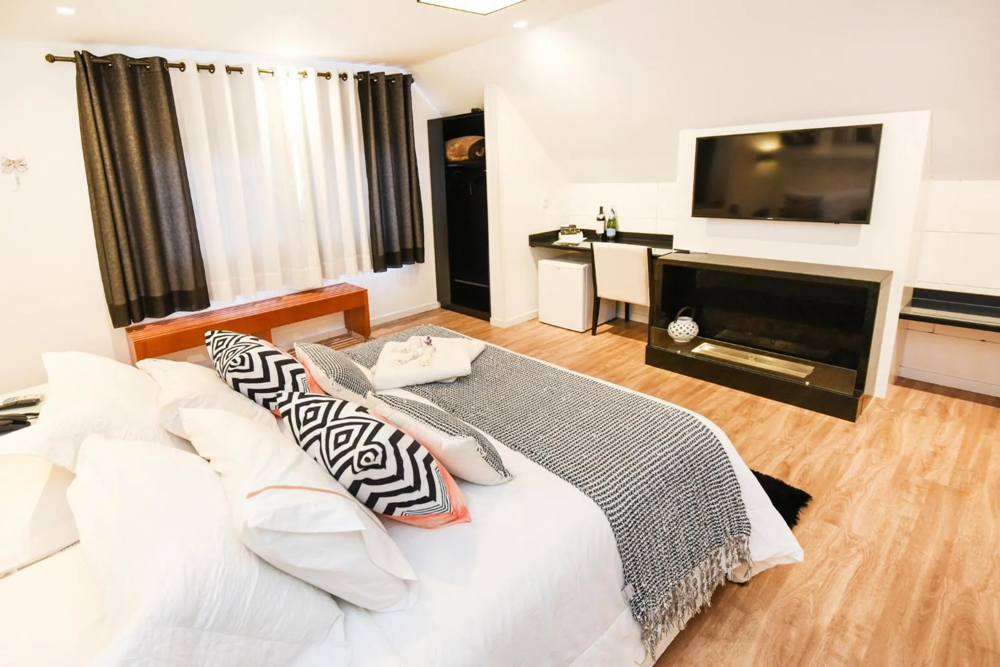 flat iron in Pousada La Lavande