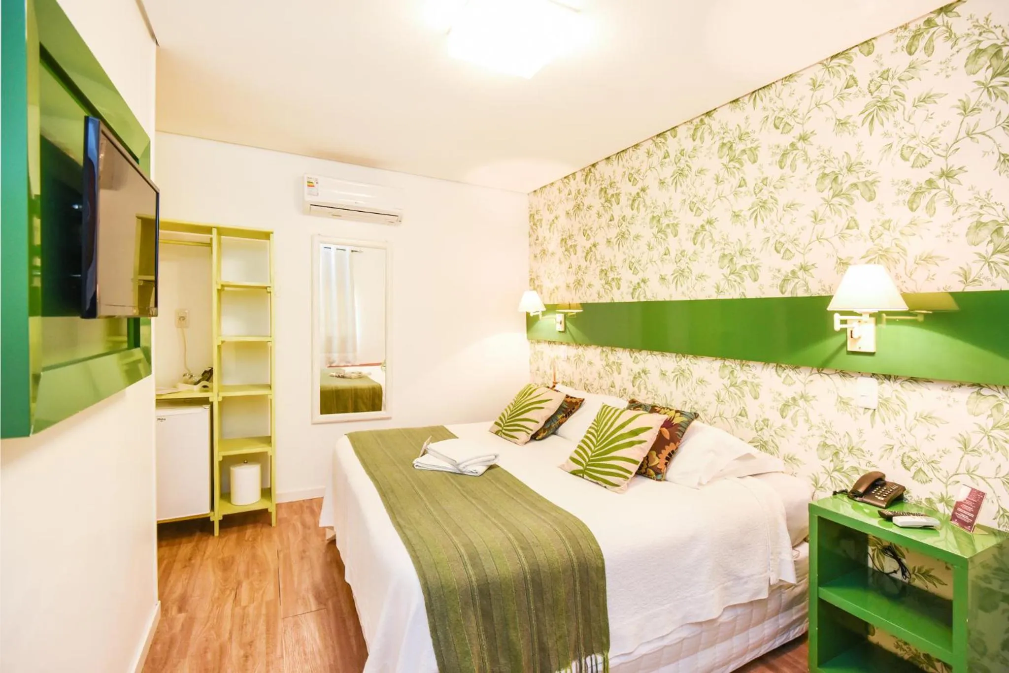 Photo of the whole room in Pousada La Lavande