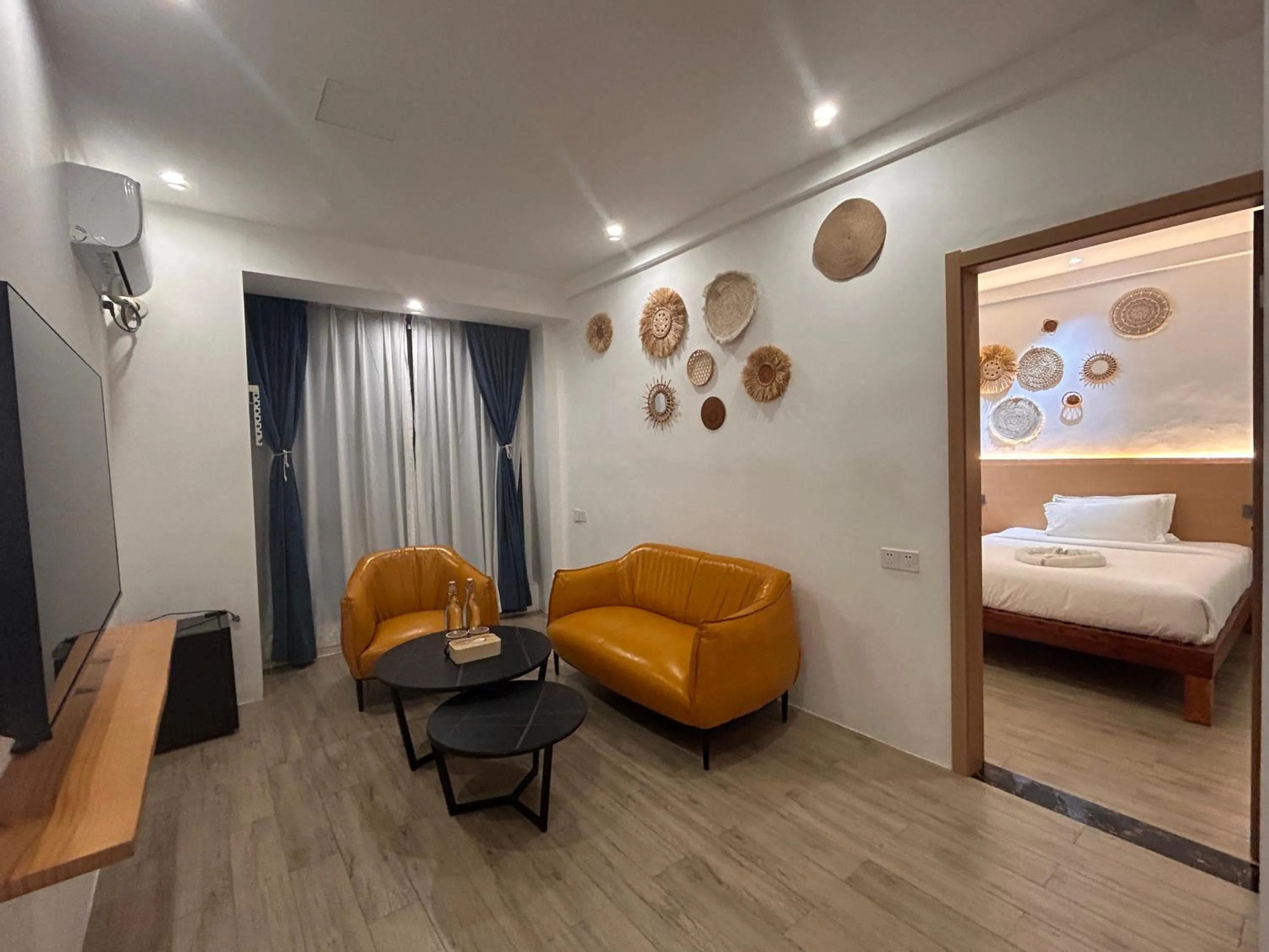 Photo of the whole room, Bed in Fun Hotel