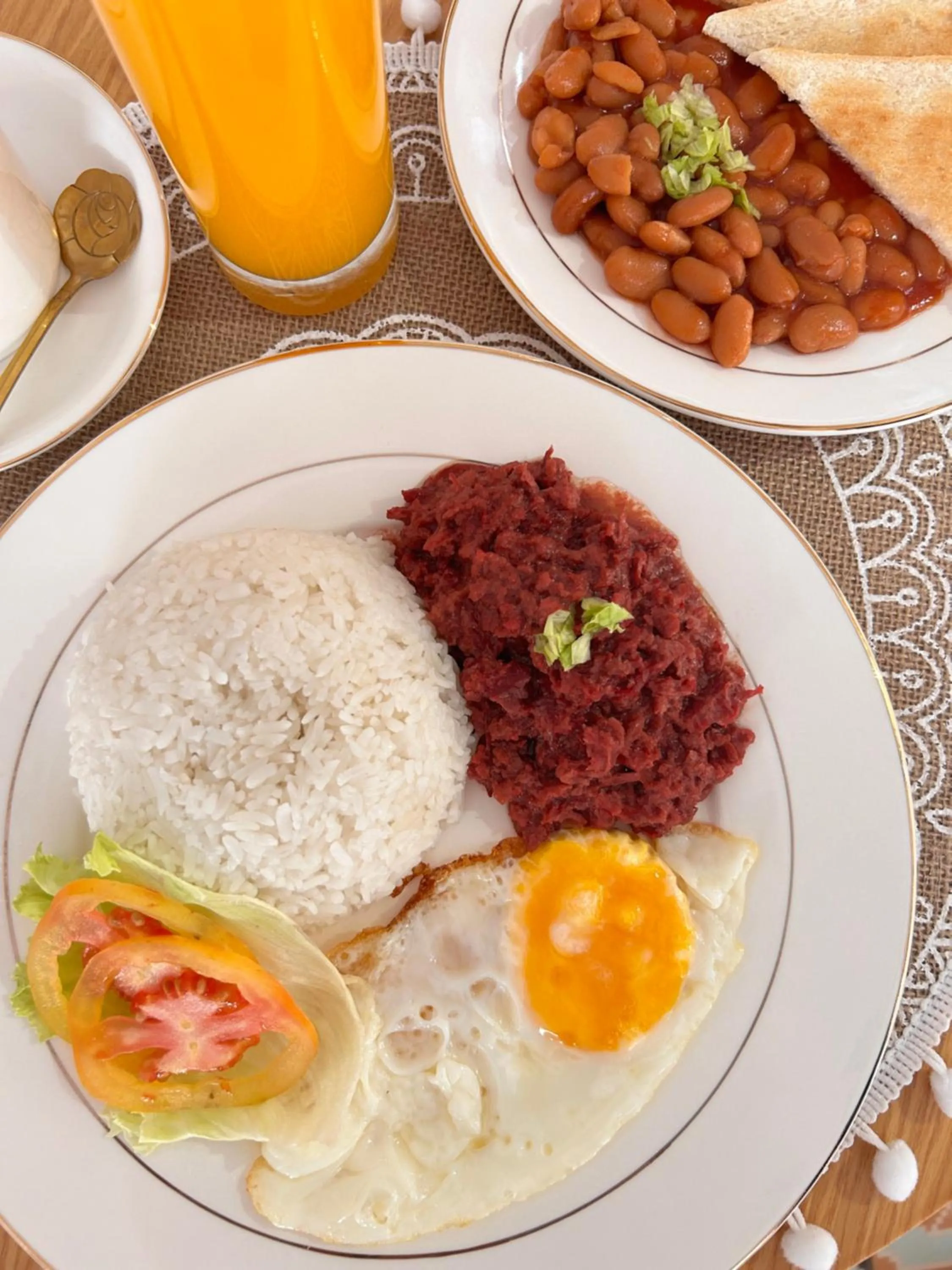 Breakfast in Fun Hotel