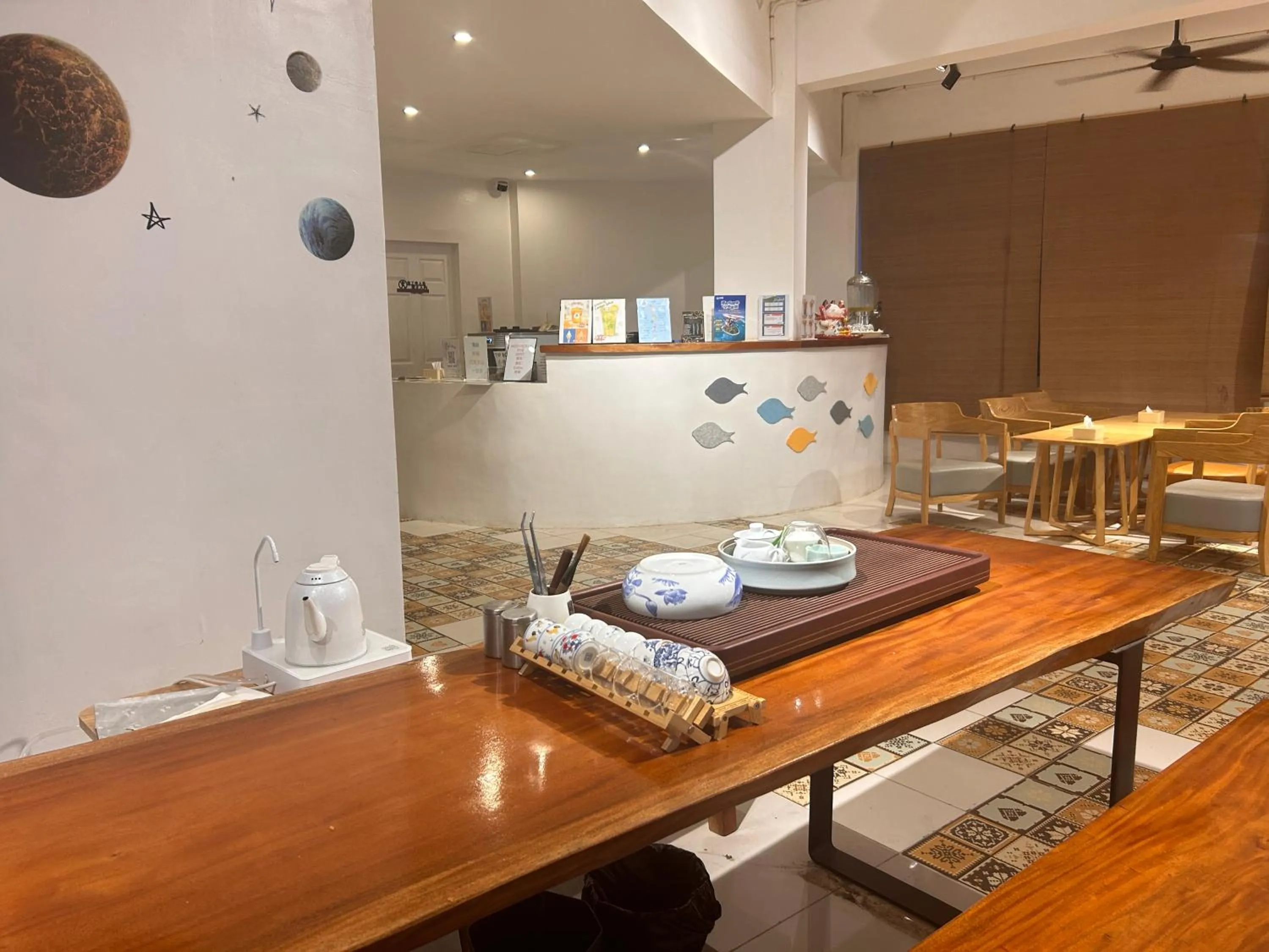 Coffee/tea facilities in Fun Hotel