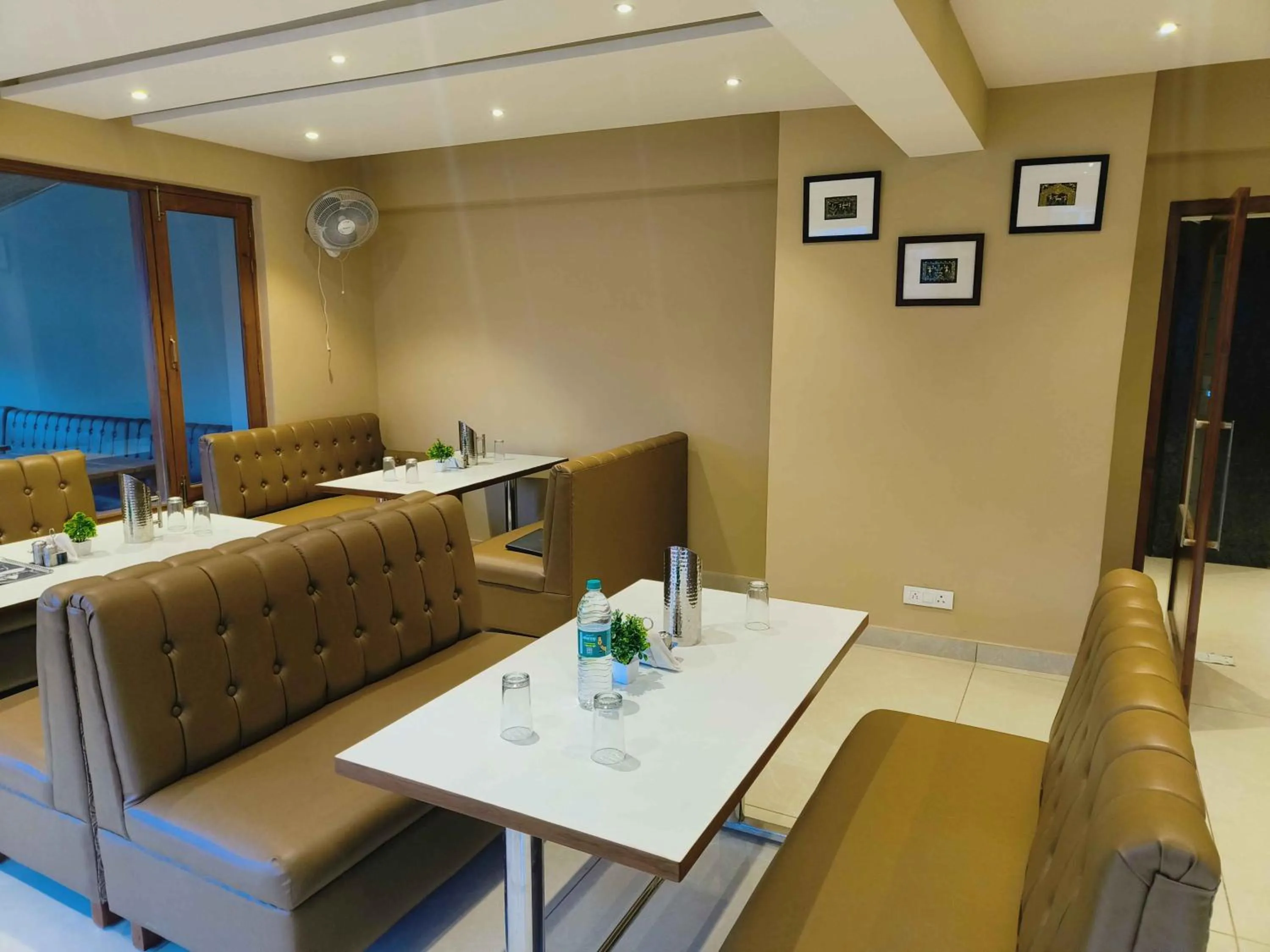 Restaurant/places to eat in Sa-Ba Manali Inn, Mall Road