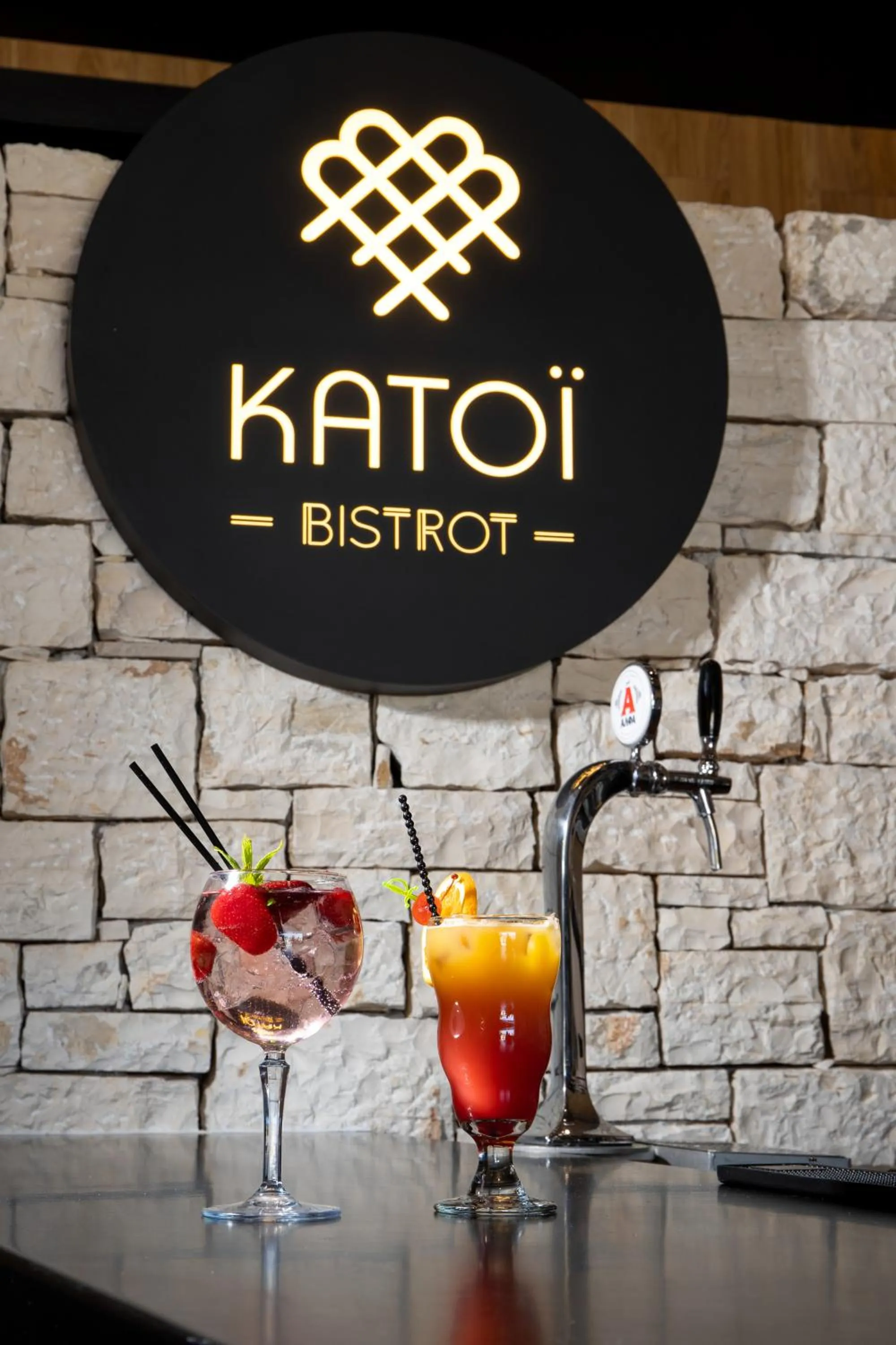 Restaurant/places to eat in Melina Bay Boutique Hotel