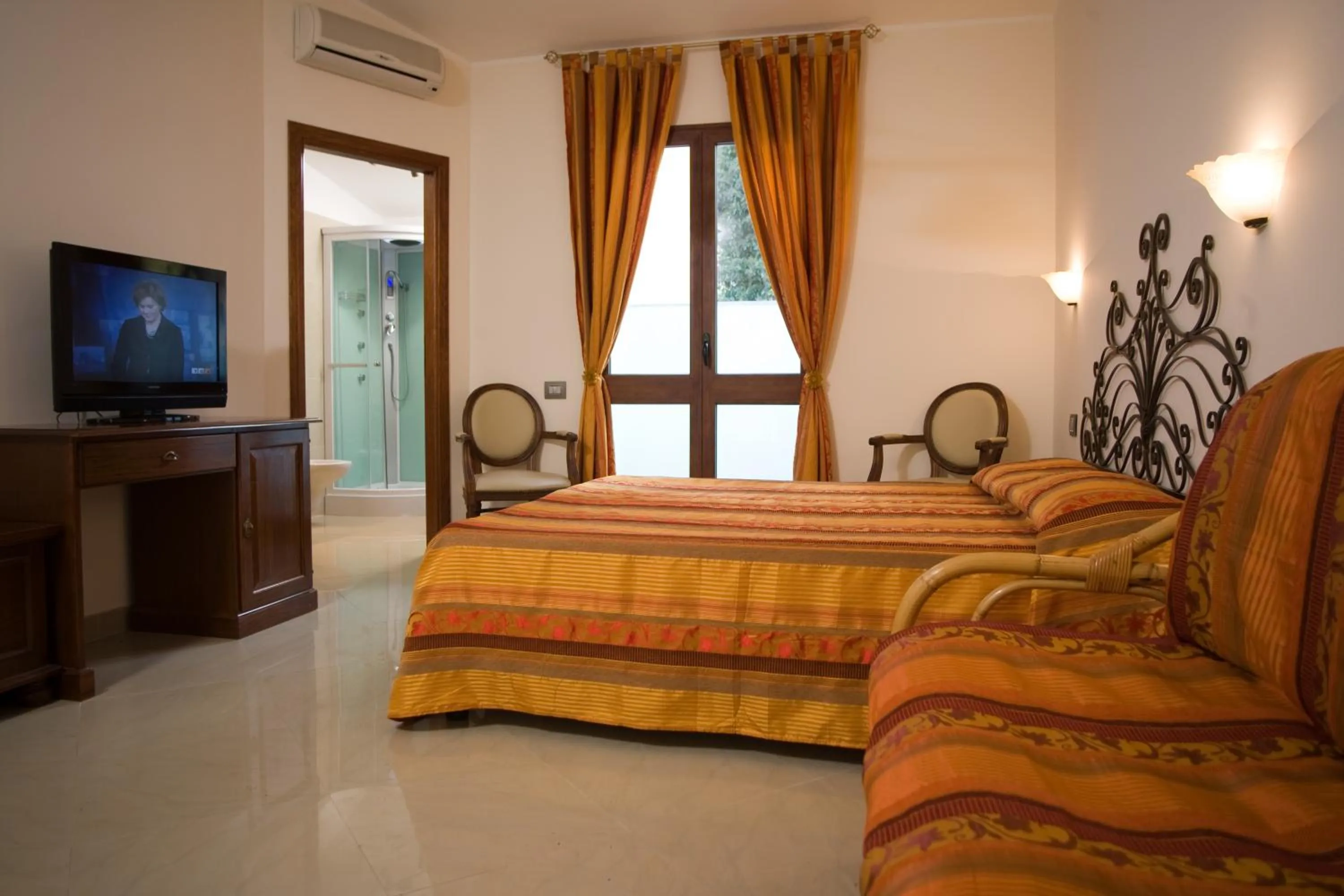 Photo of the whole room in Hotel Hieracon