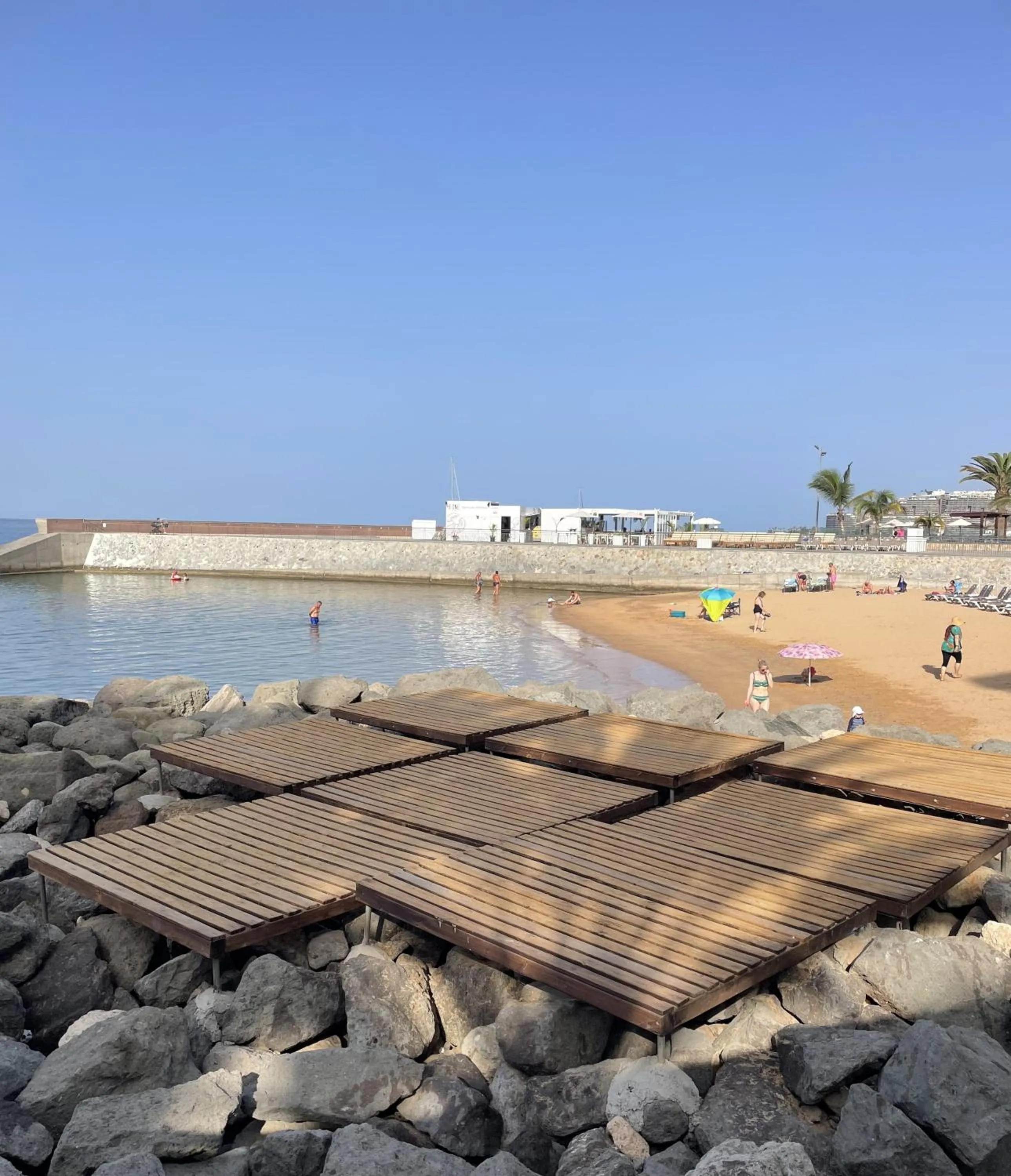 Restaurant/places to eat in PURA VIDA Beach Suite