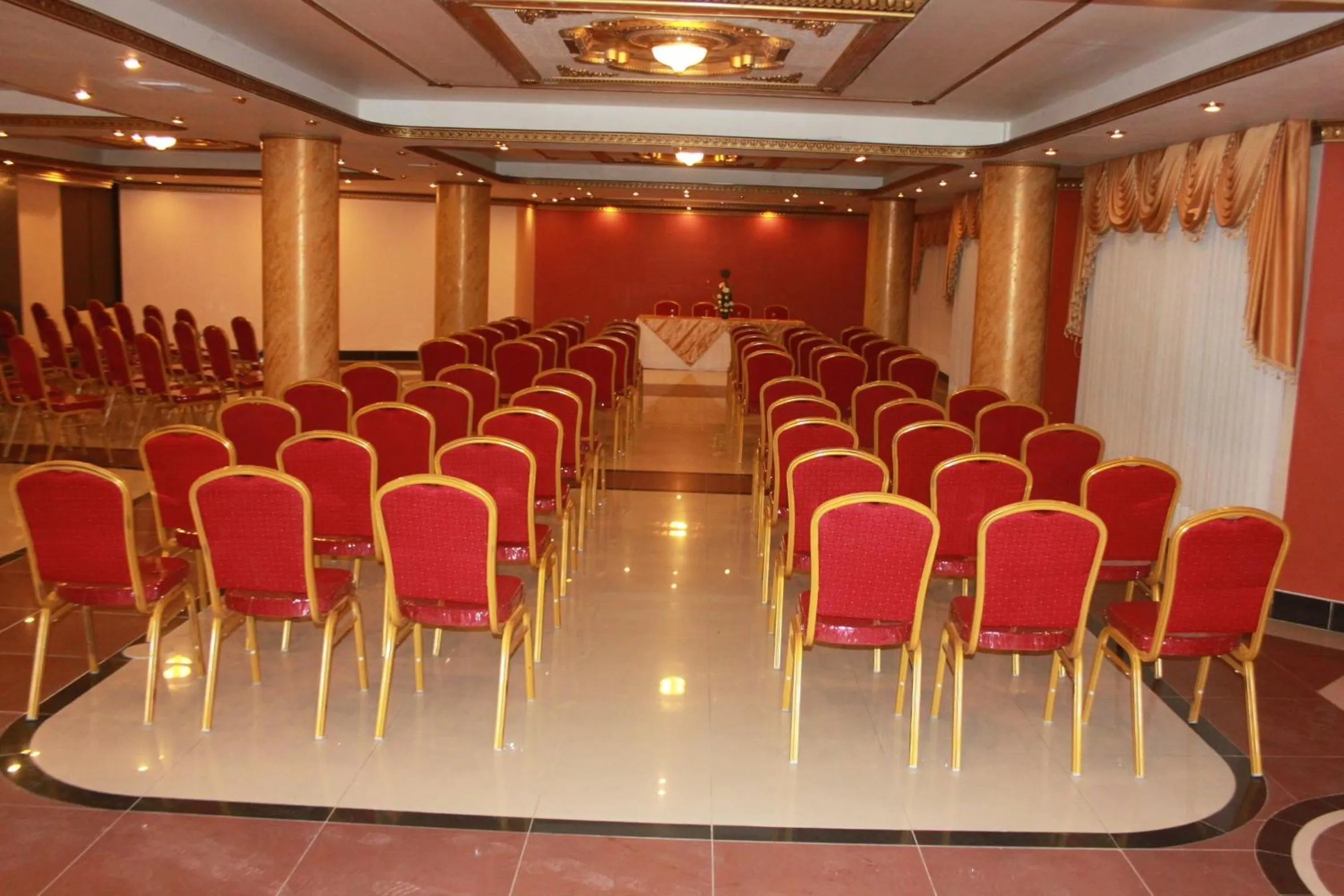 Business facilities in Golden Palace