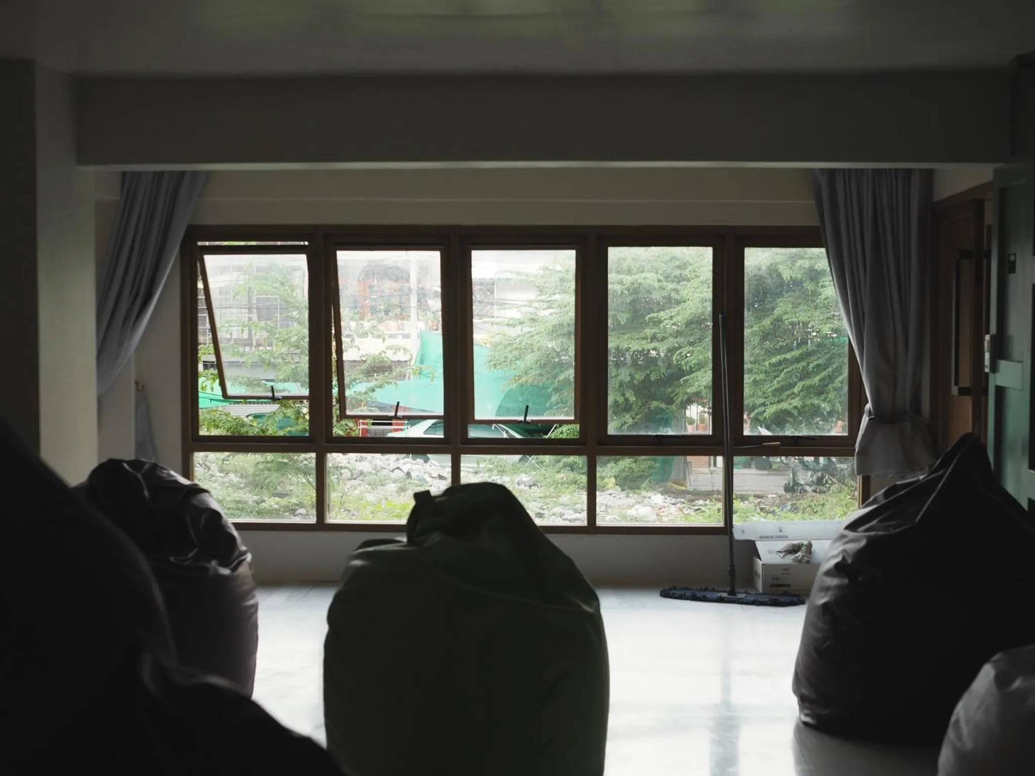 Seating area in Krung Tone Hostel