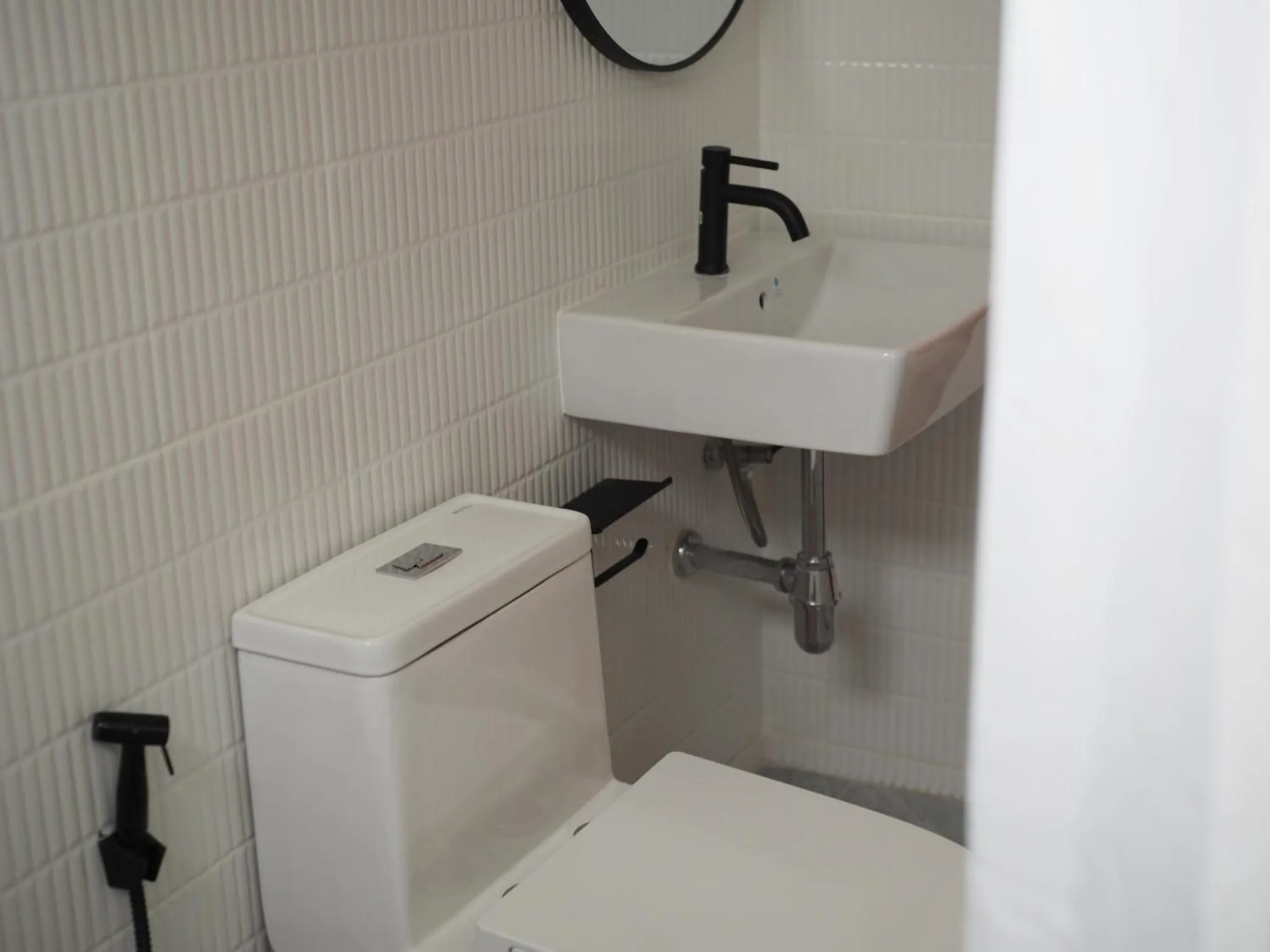 Shower in Krung Tone Hostel