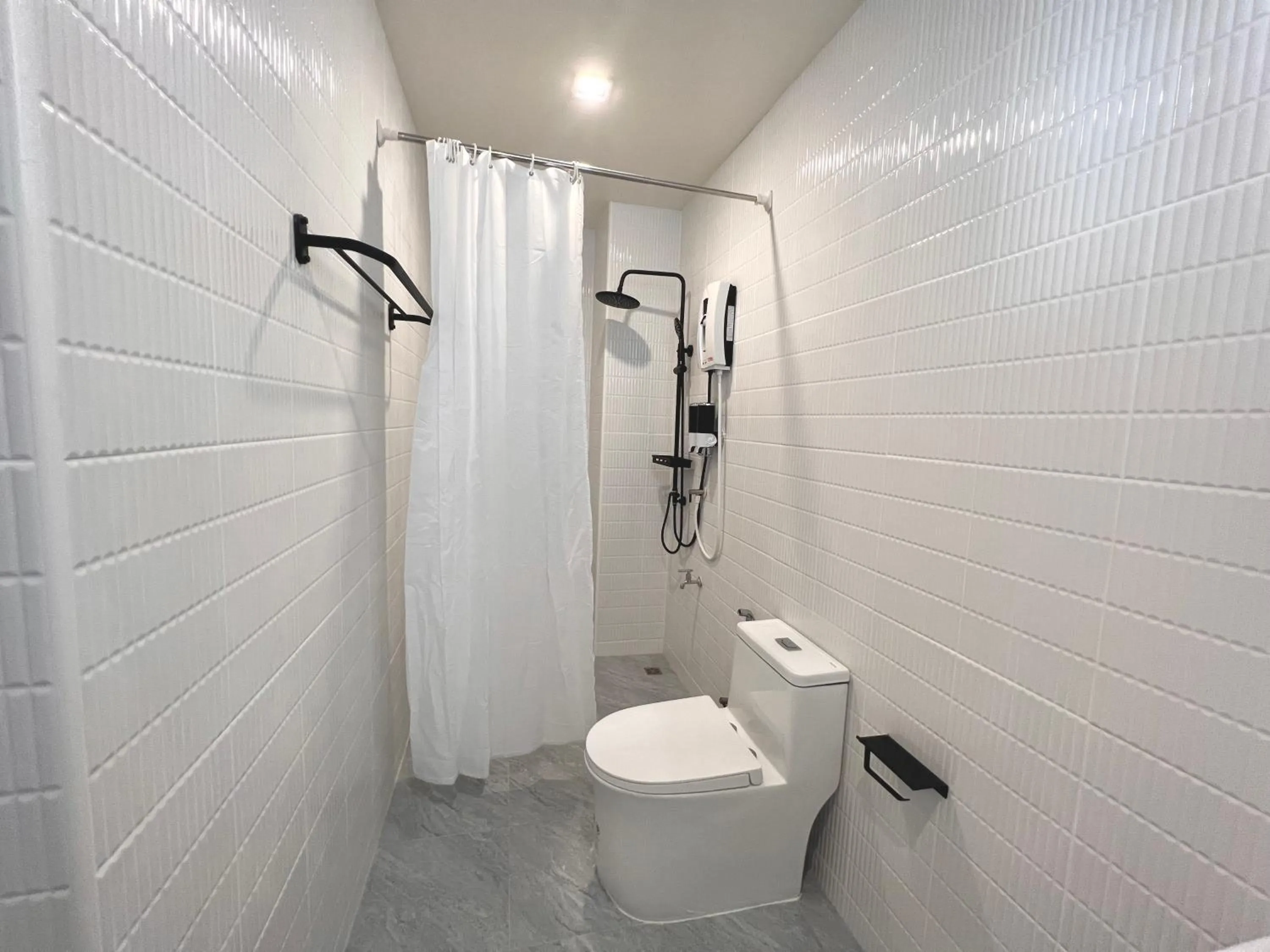 Shower in Krung Tone Hostel