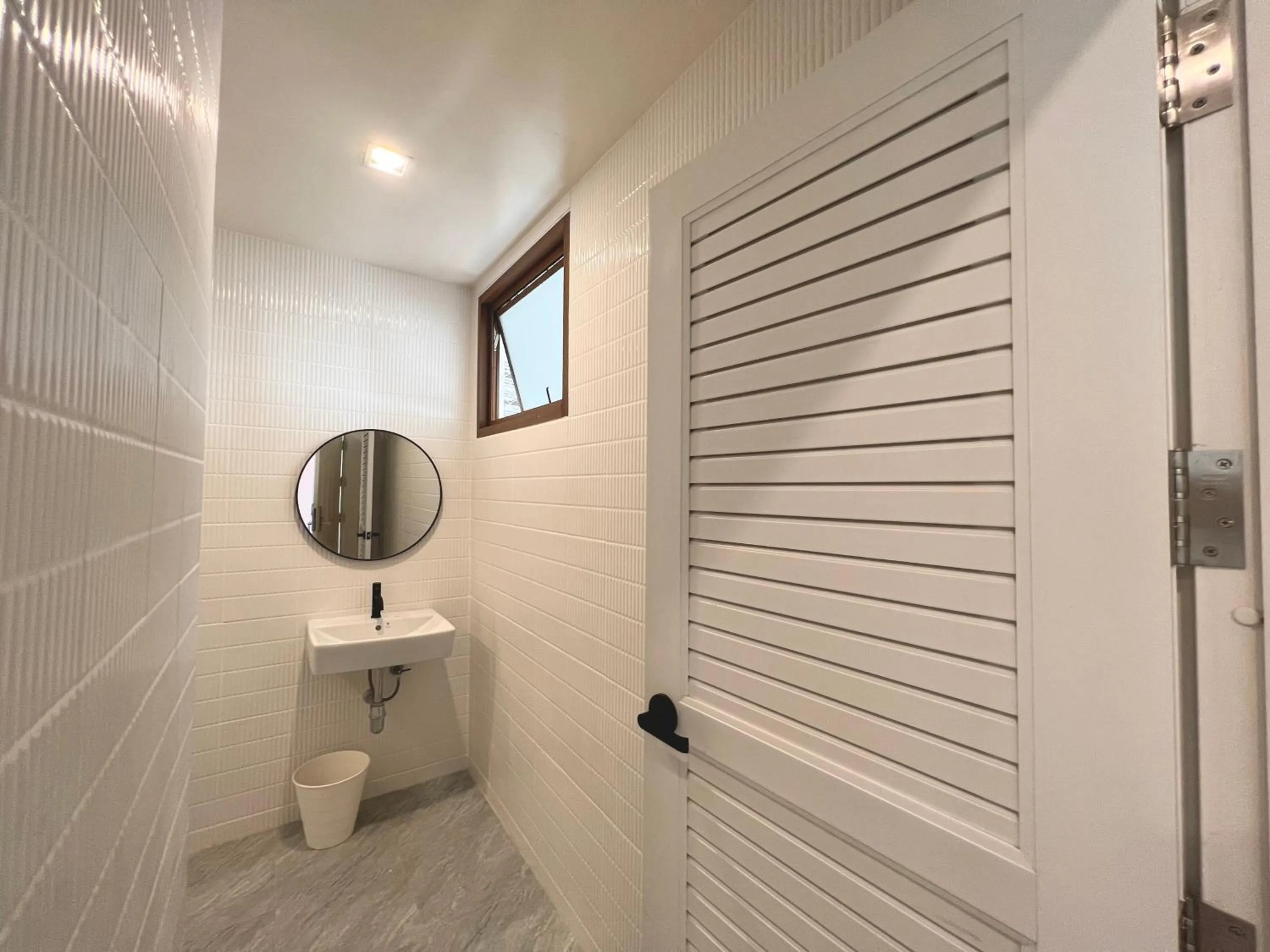 Shower in Krung Tone Hostel