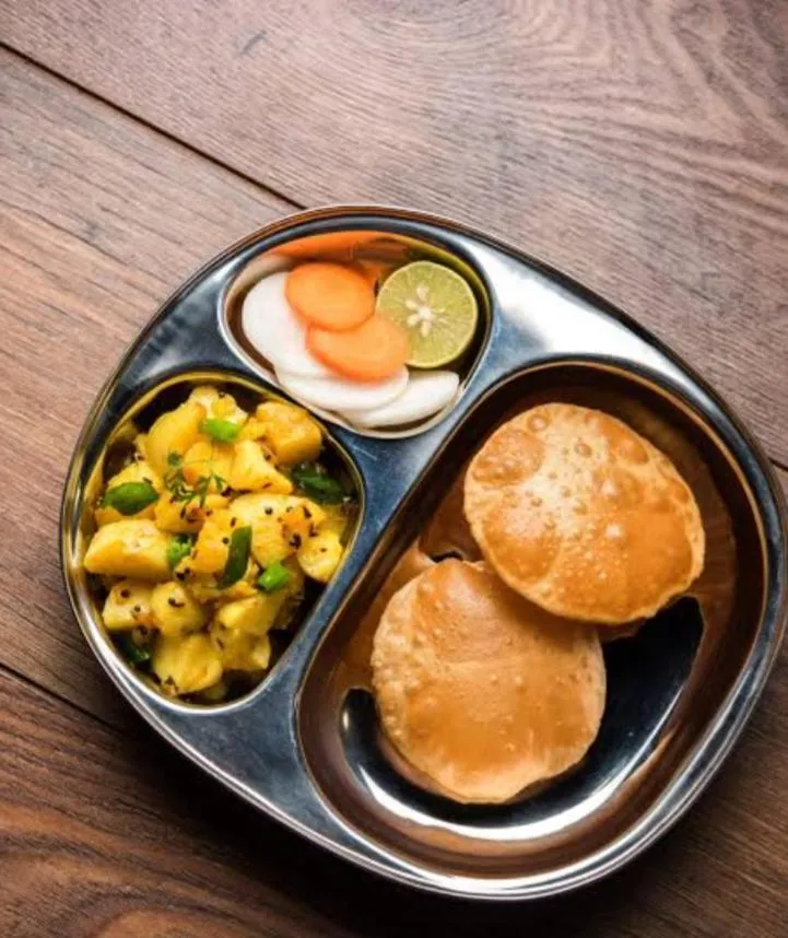 Food and drinks in Shriguru Guest House Akkalkot