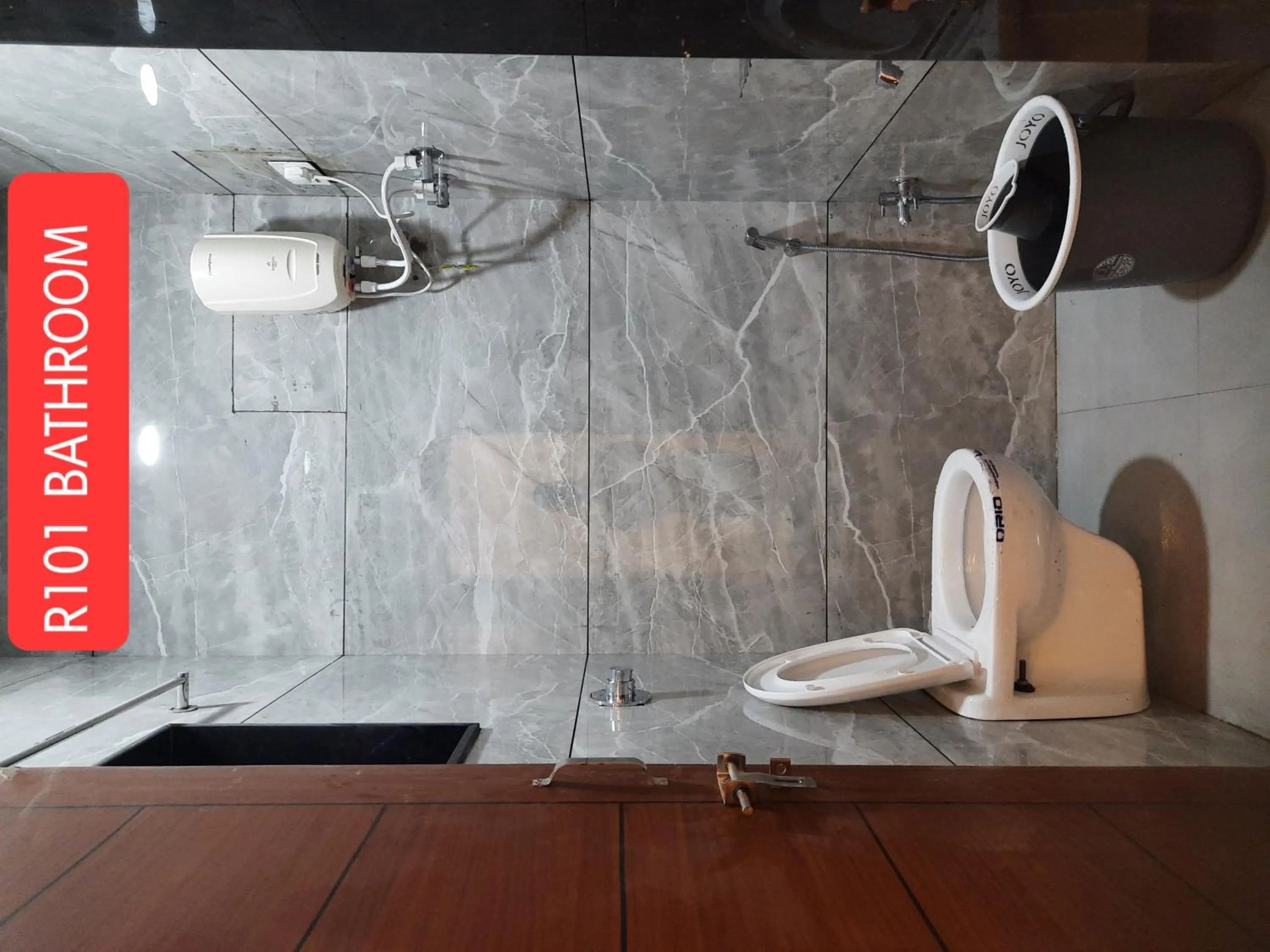 Shower in Shriguru Guest House Akkalkot