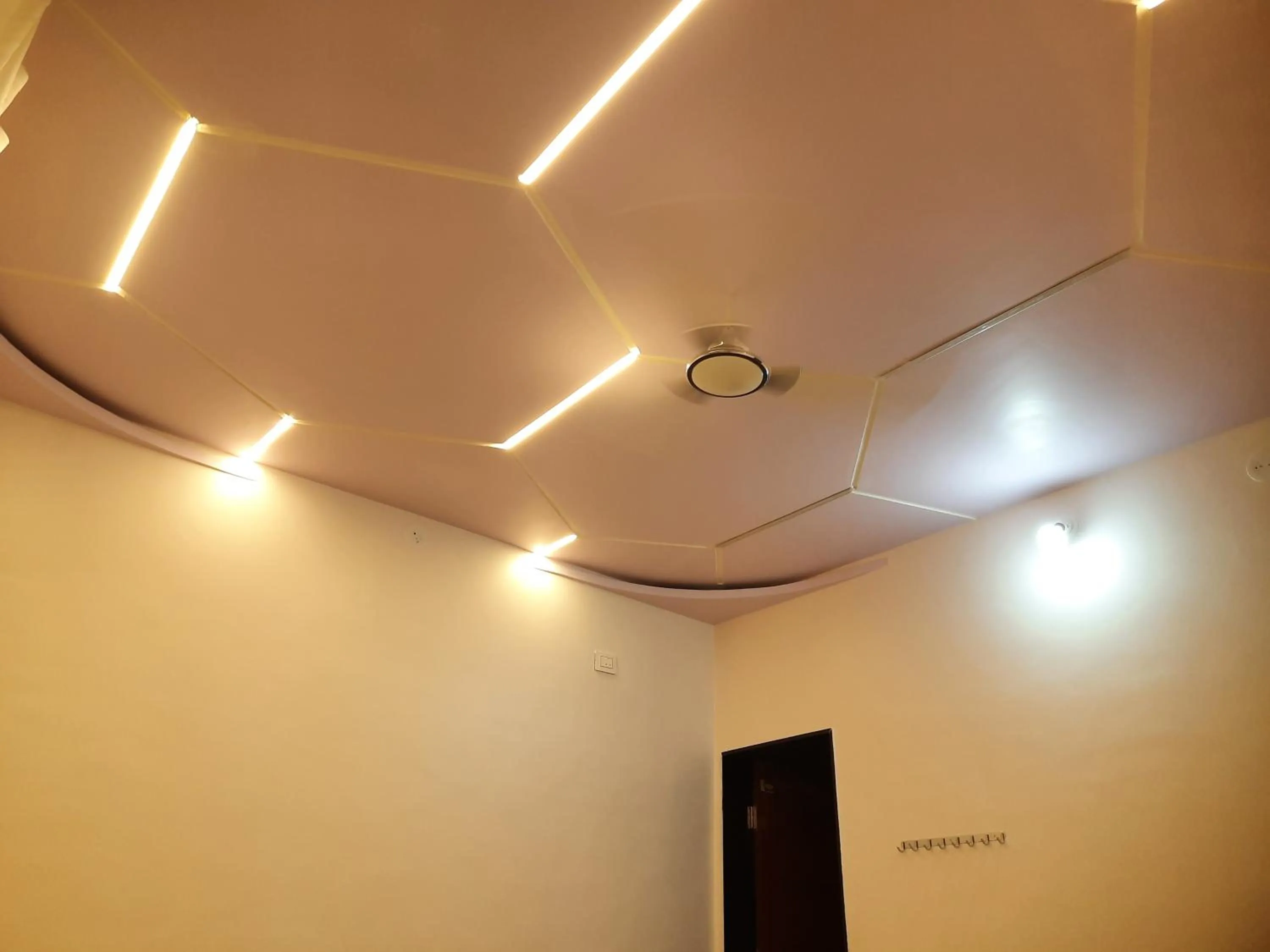 Property building in Shriguru Guest House Akkalkot