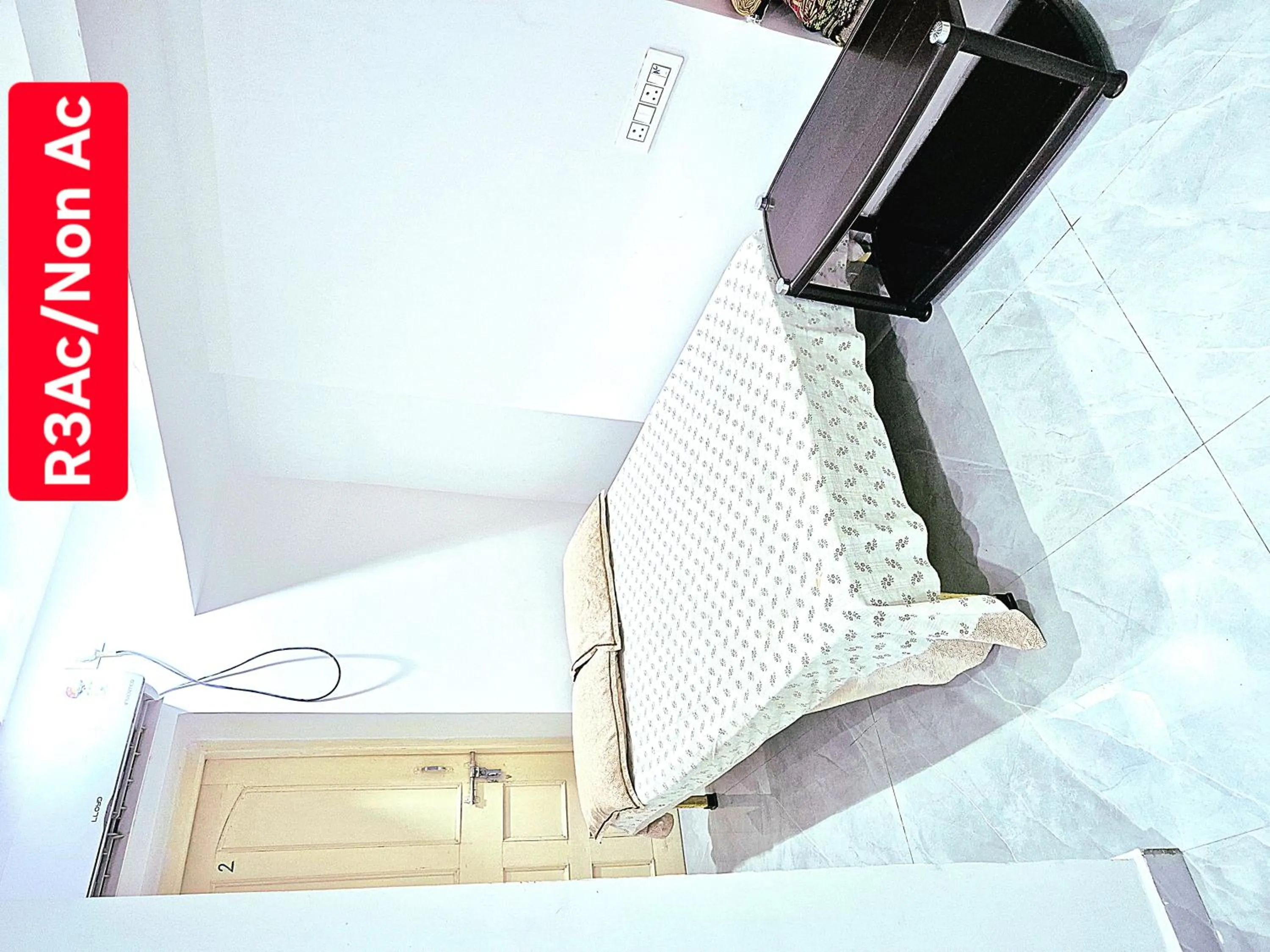 Bed in Shriguru Guest House Akkalkot