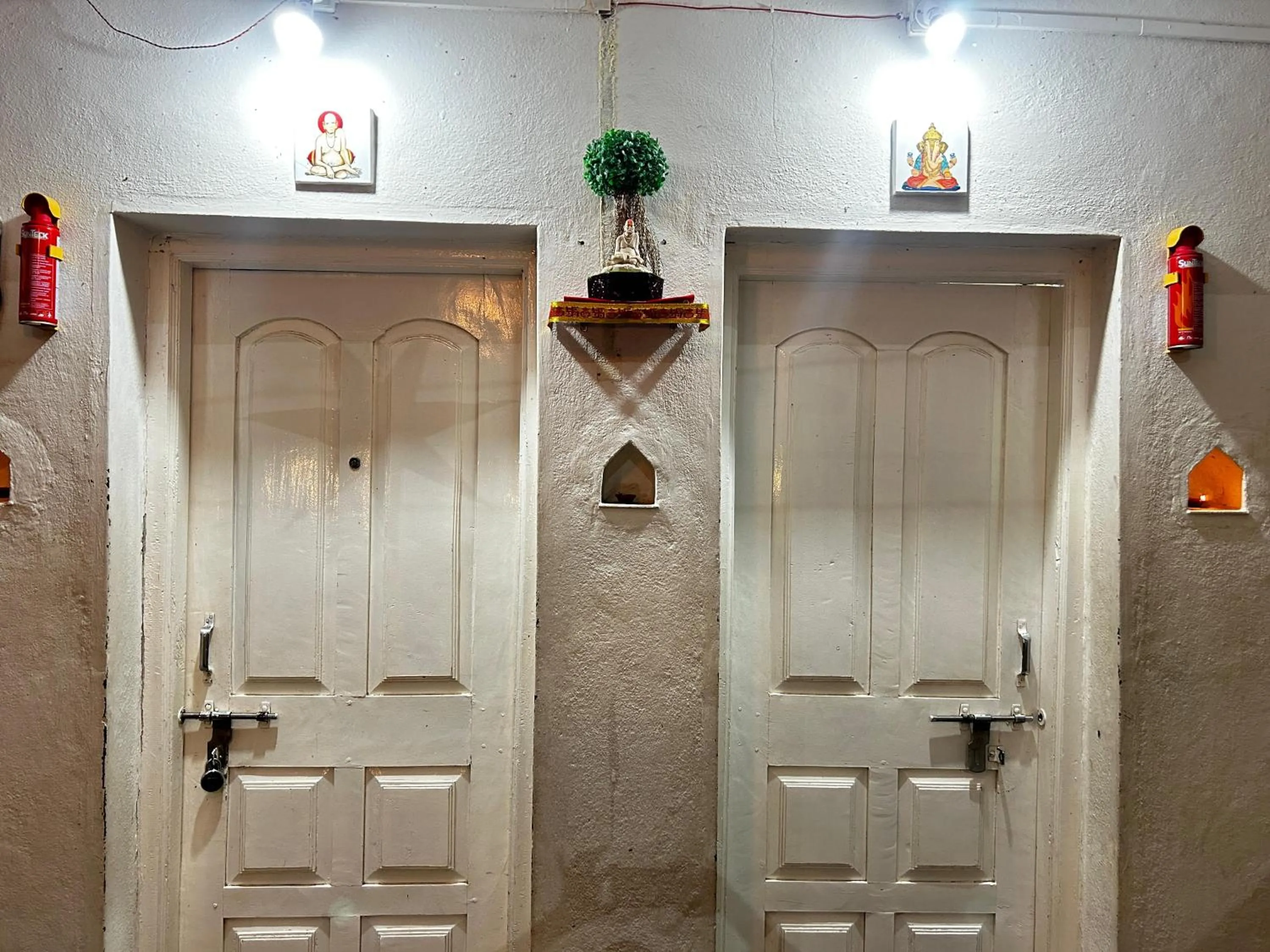 Shriguru Guest House Akkalkot