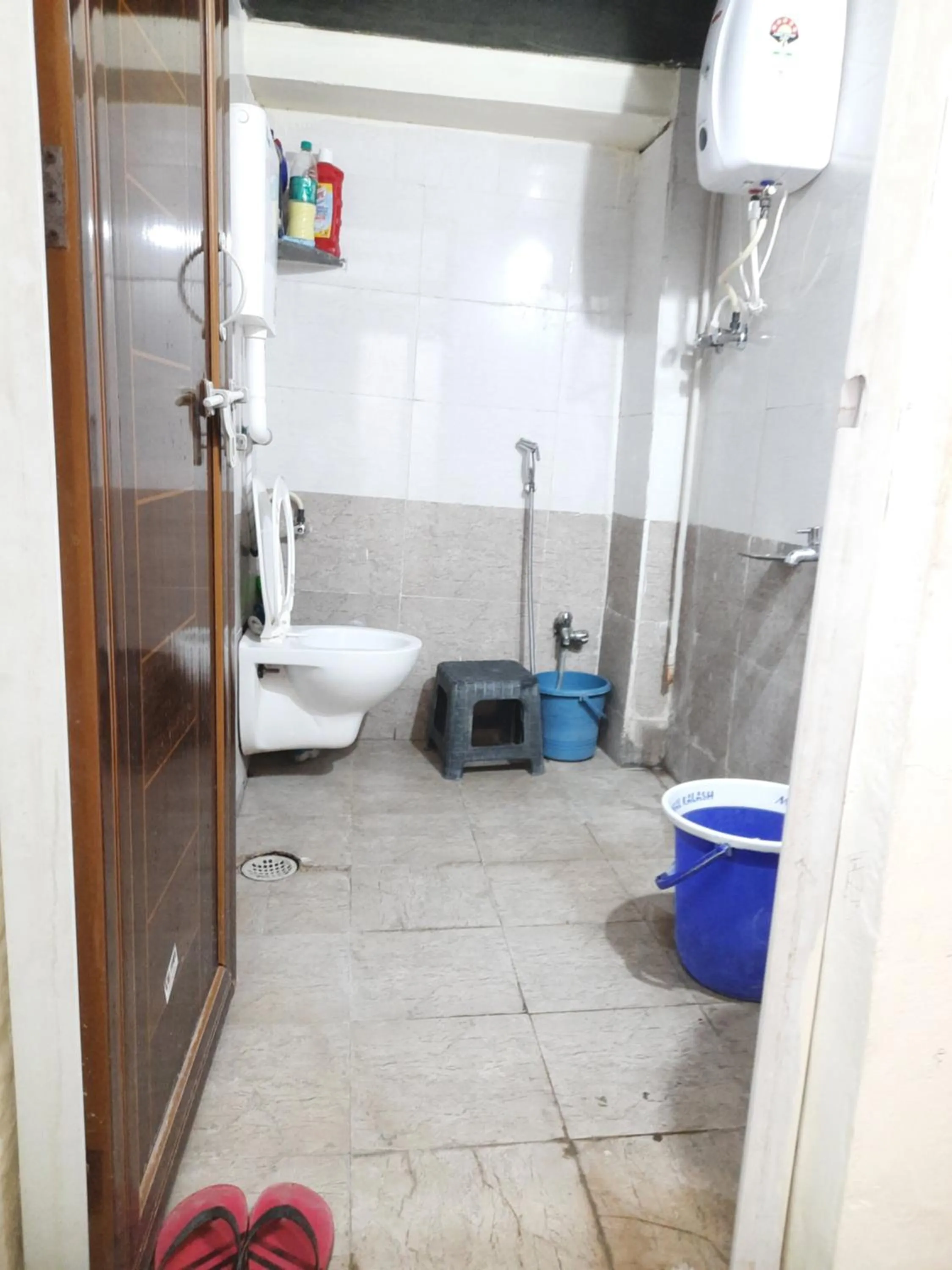 Bathroom in Shriguru Guest House Akkalkot