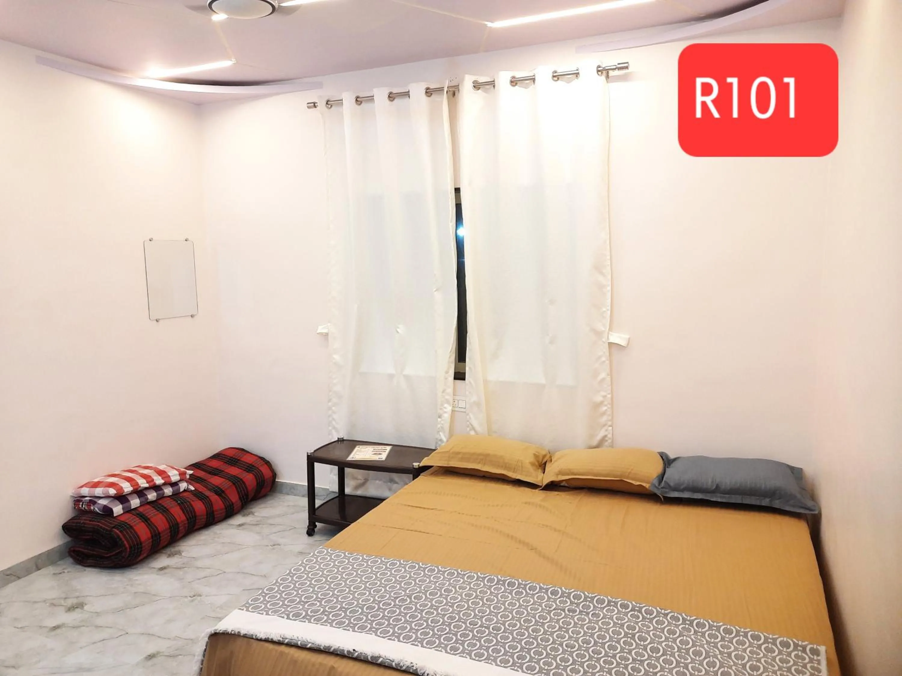 Bed in Shriguru Guest House Akkalkot