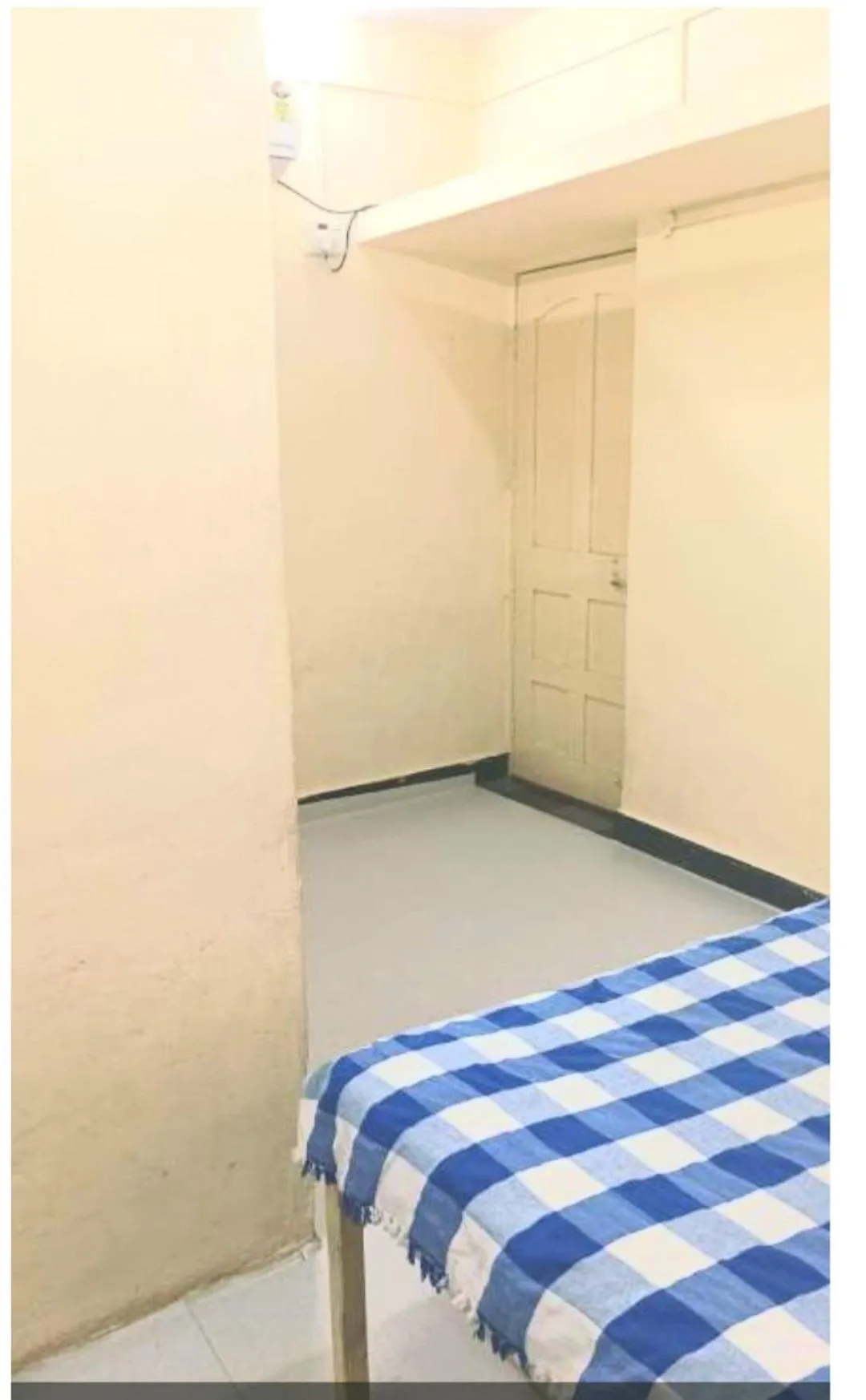 Bed in Shriguru Guest House Akkalkot