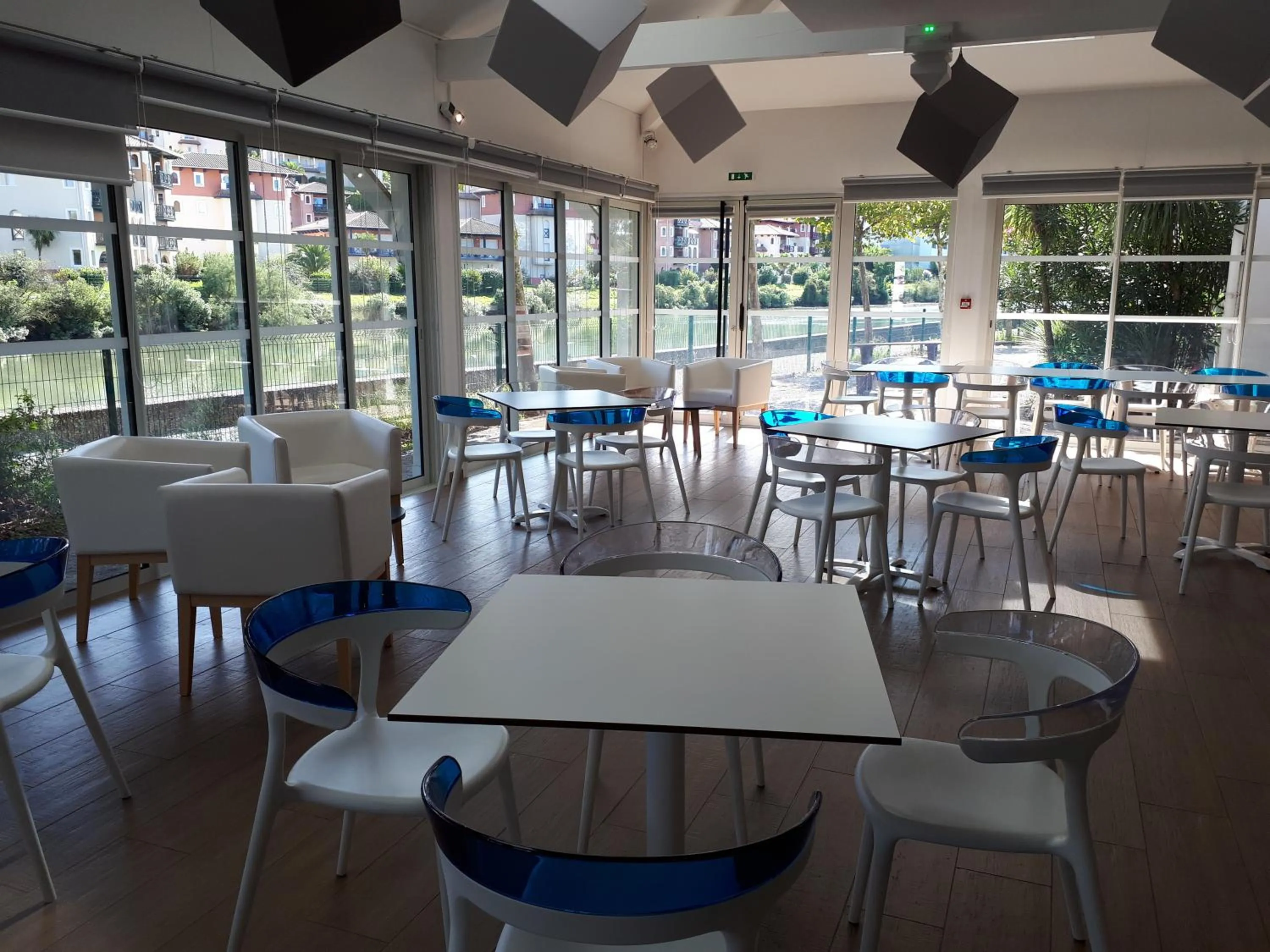 Lounge or bar, Restaurant/Places to Eat in Vvf Villages Urrugne