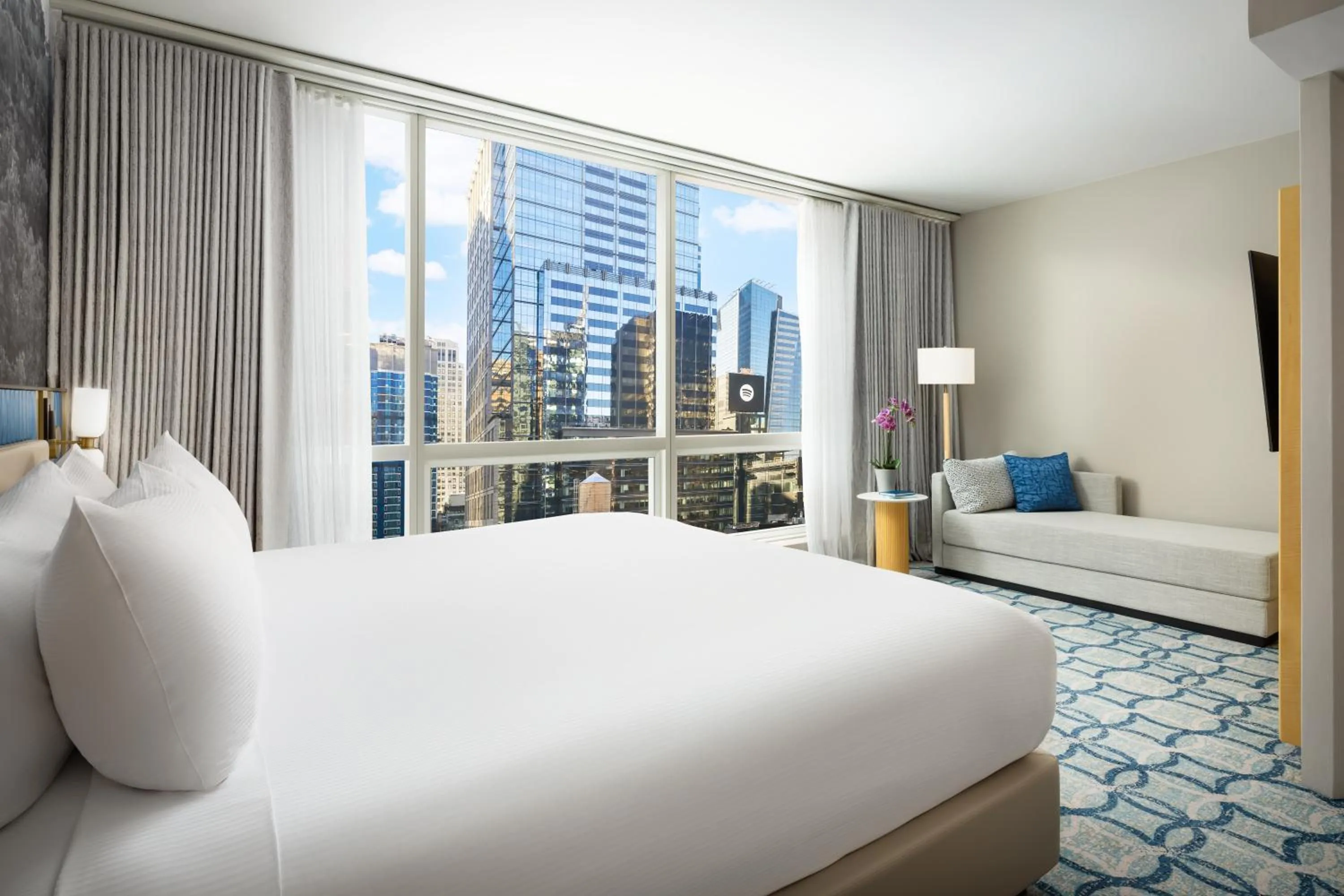 View (from property/room), Bed in Millennium Premier Hotel New York Times Square