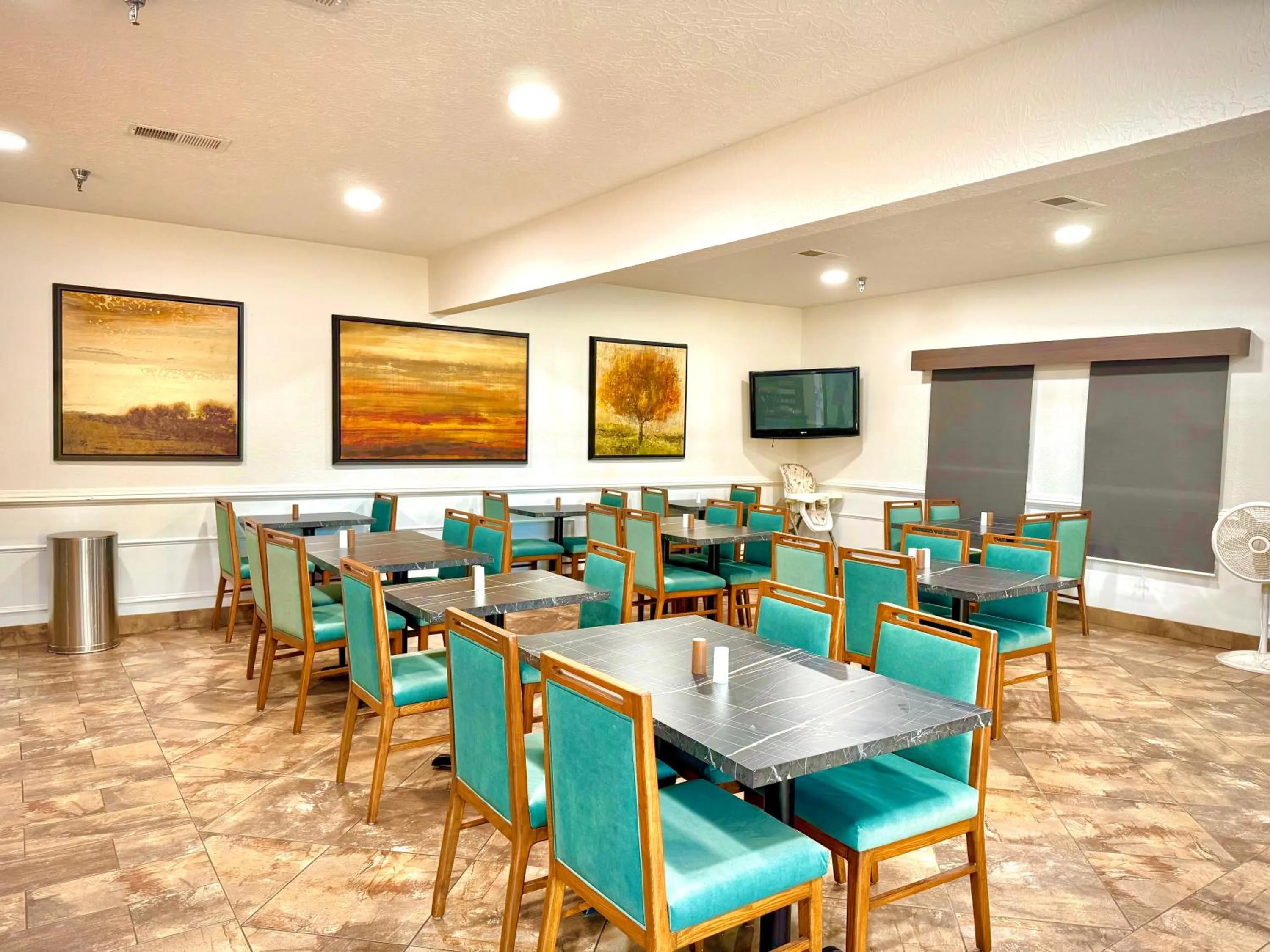 Breakfast in Super 8 by Wyndham Clovis