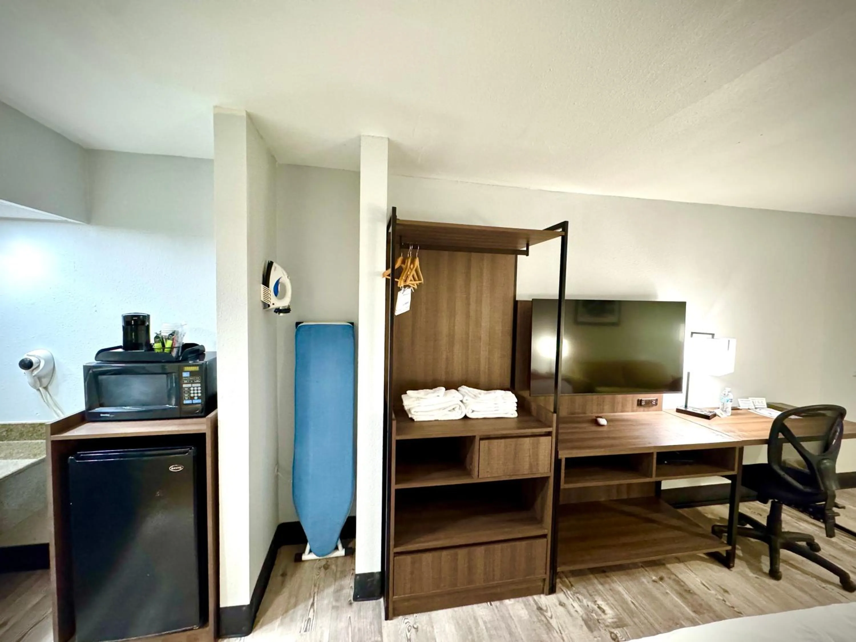 Bed in Super 8 by Wyndham Clovis