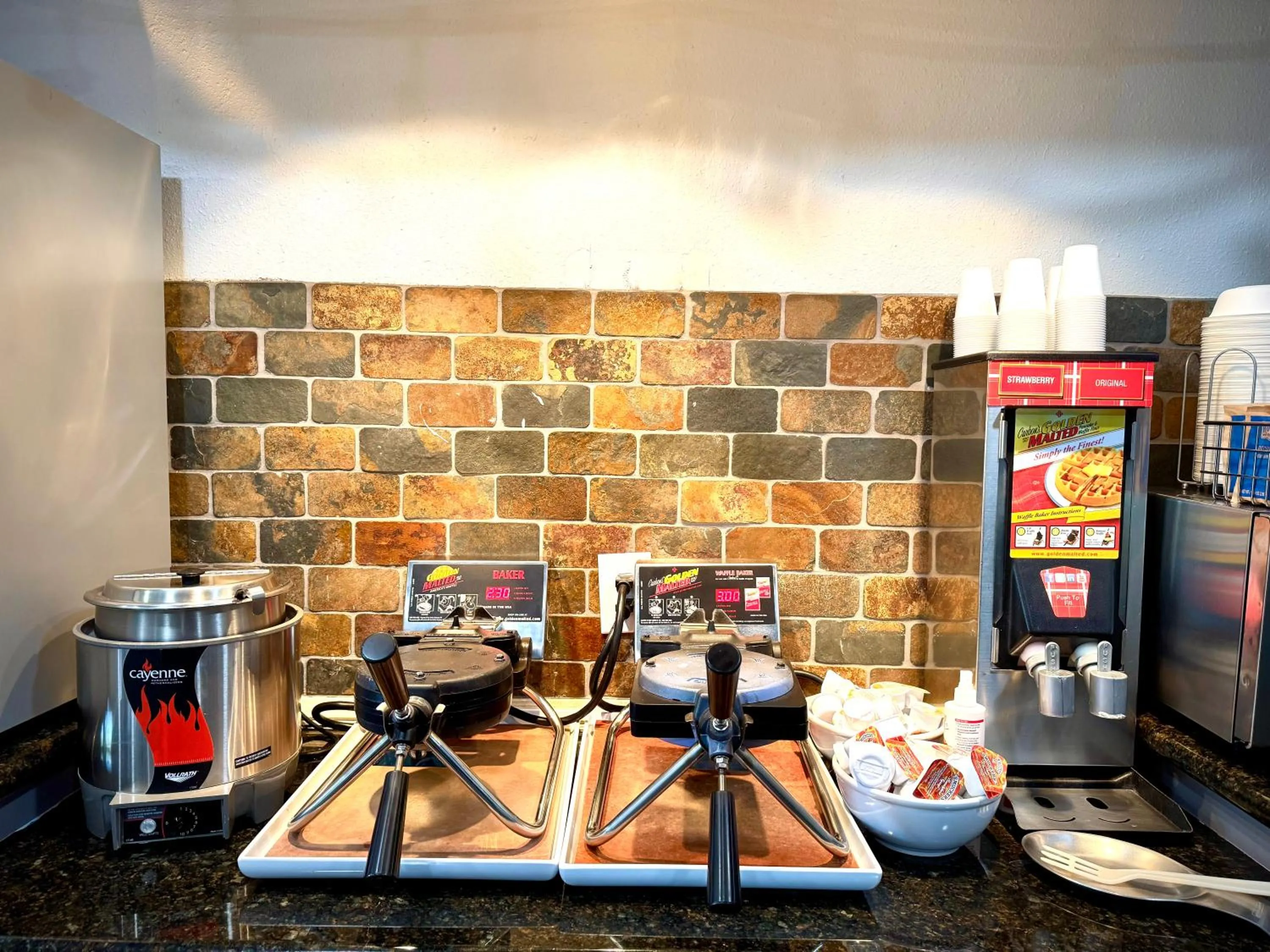 Breakfast in Super 8 by Wyndham Clovis