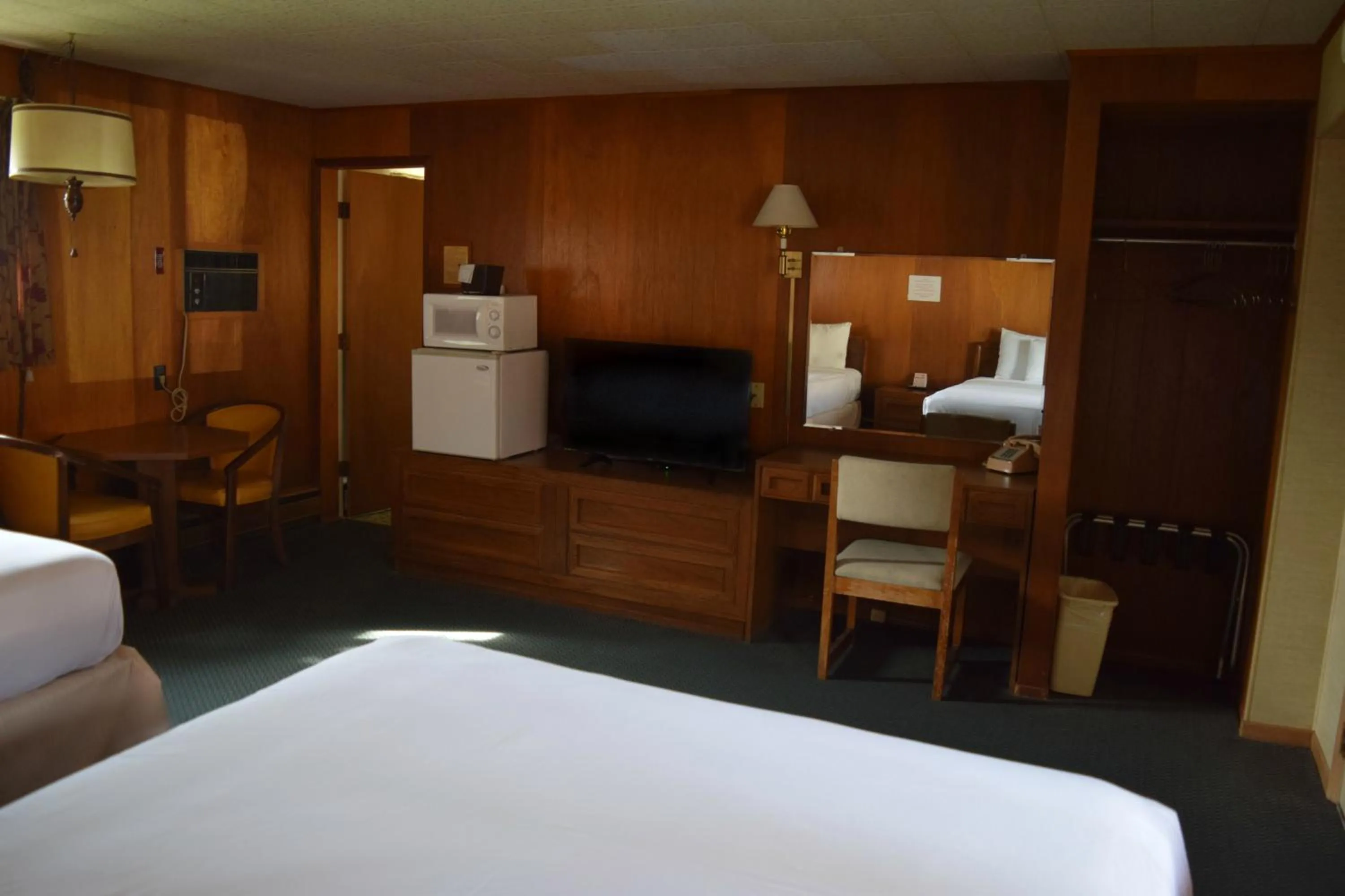 Bed in Mid-City Motel