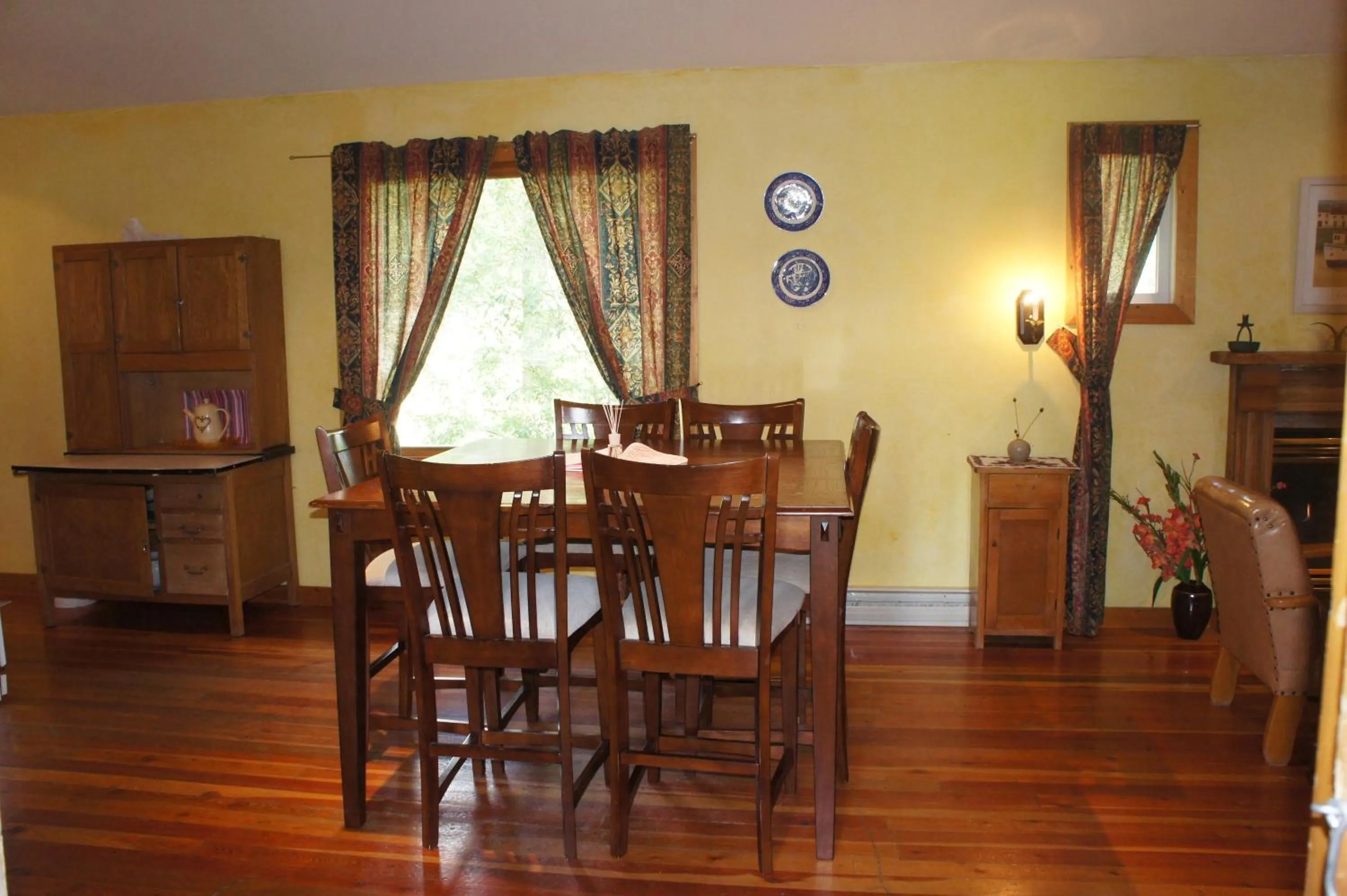 Dining area in Fairmont Mountain Bungalows
