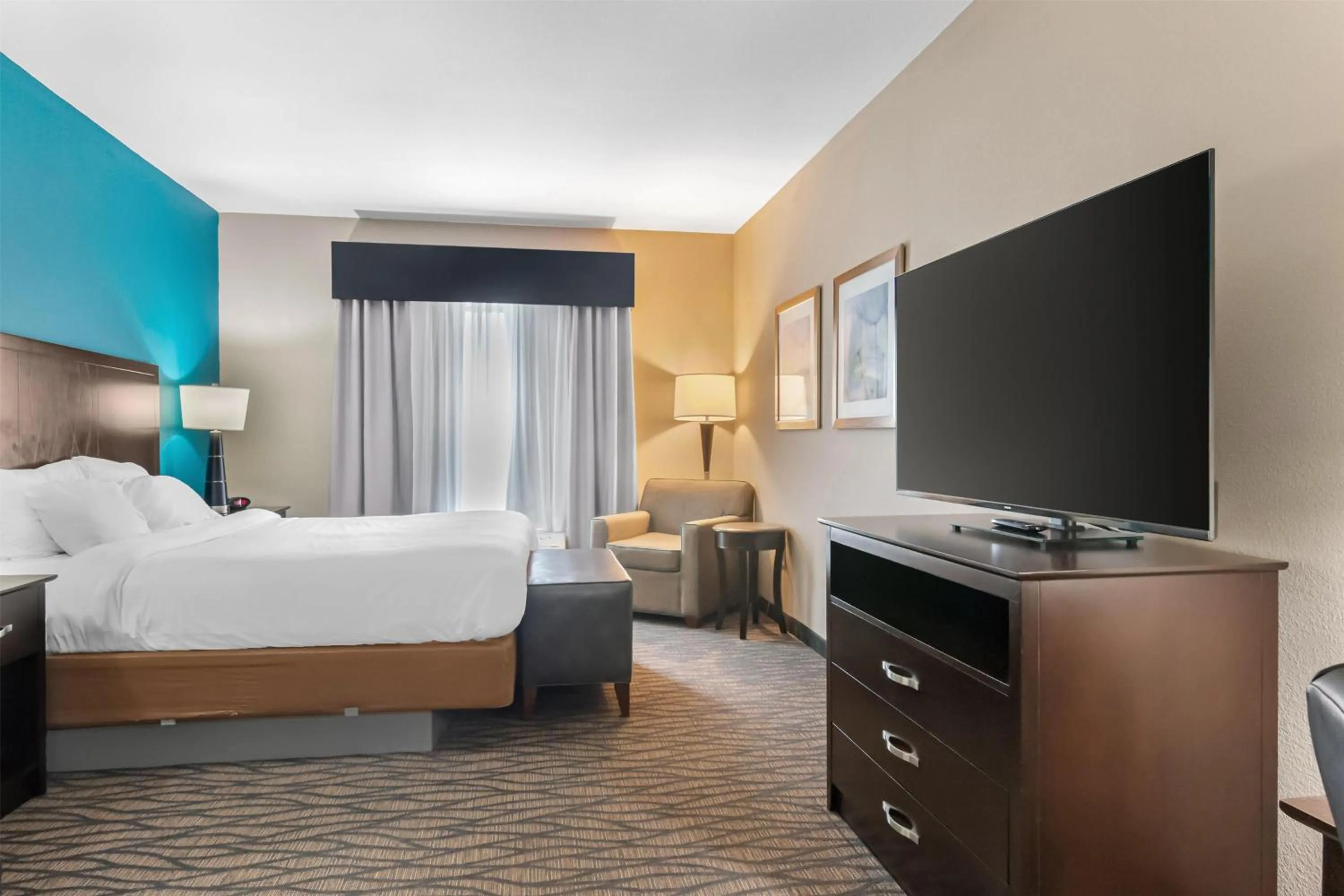 Other, Bed in Best Western Plus Hiawatha Hotel