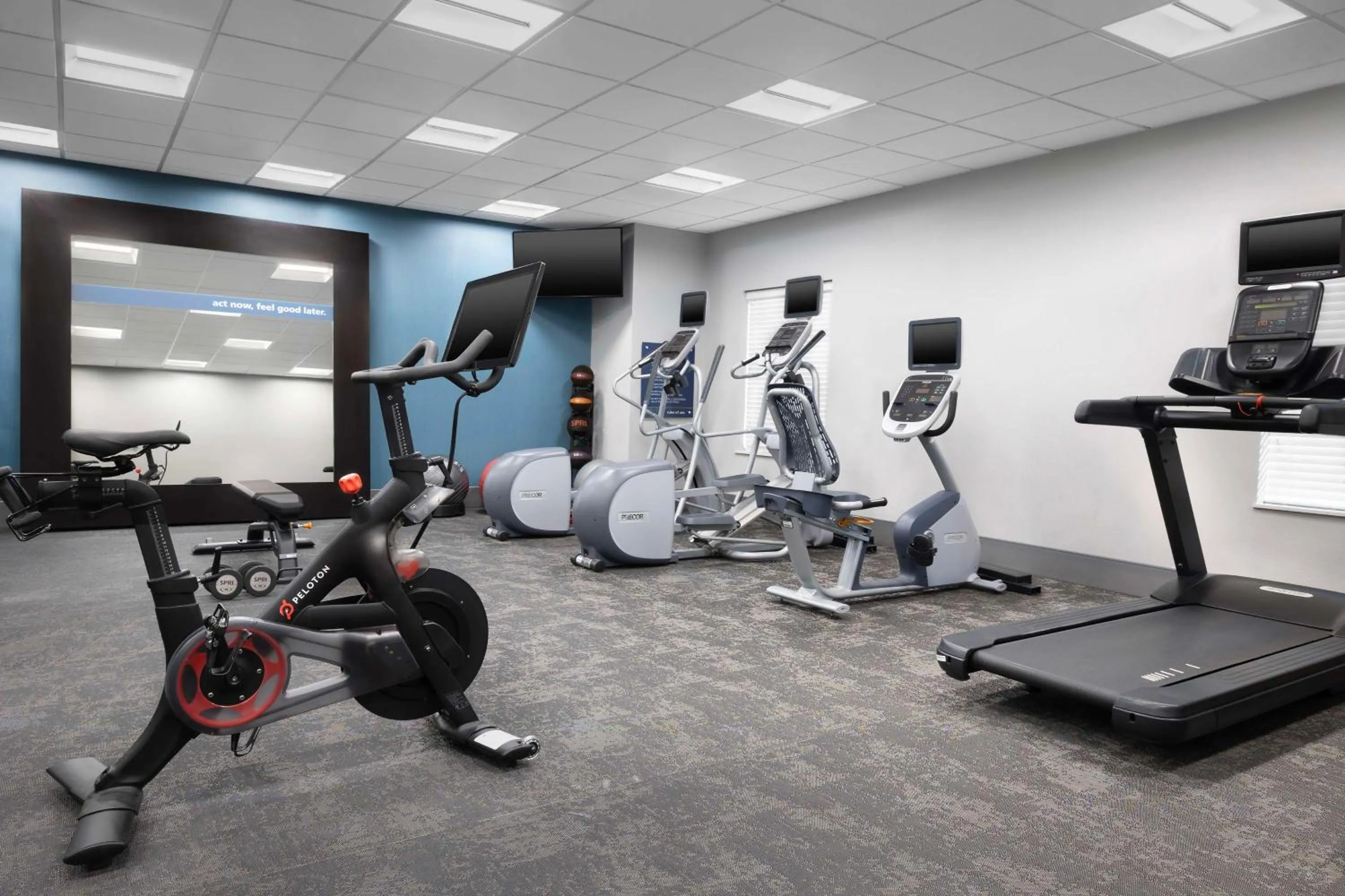 Fitness centre/facilities in Hampton Inn & Suites El Paso/East