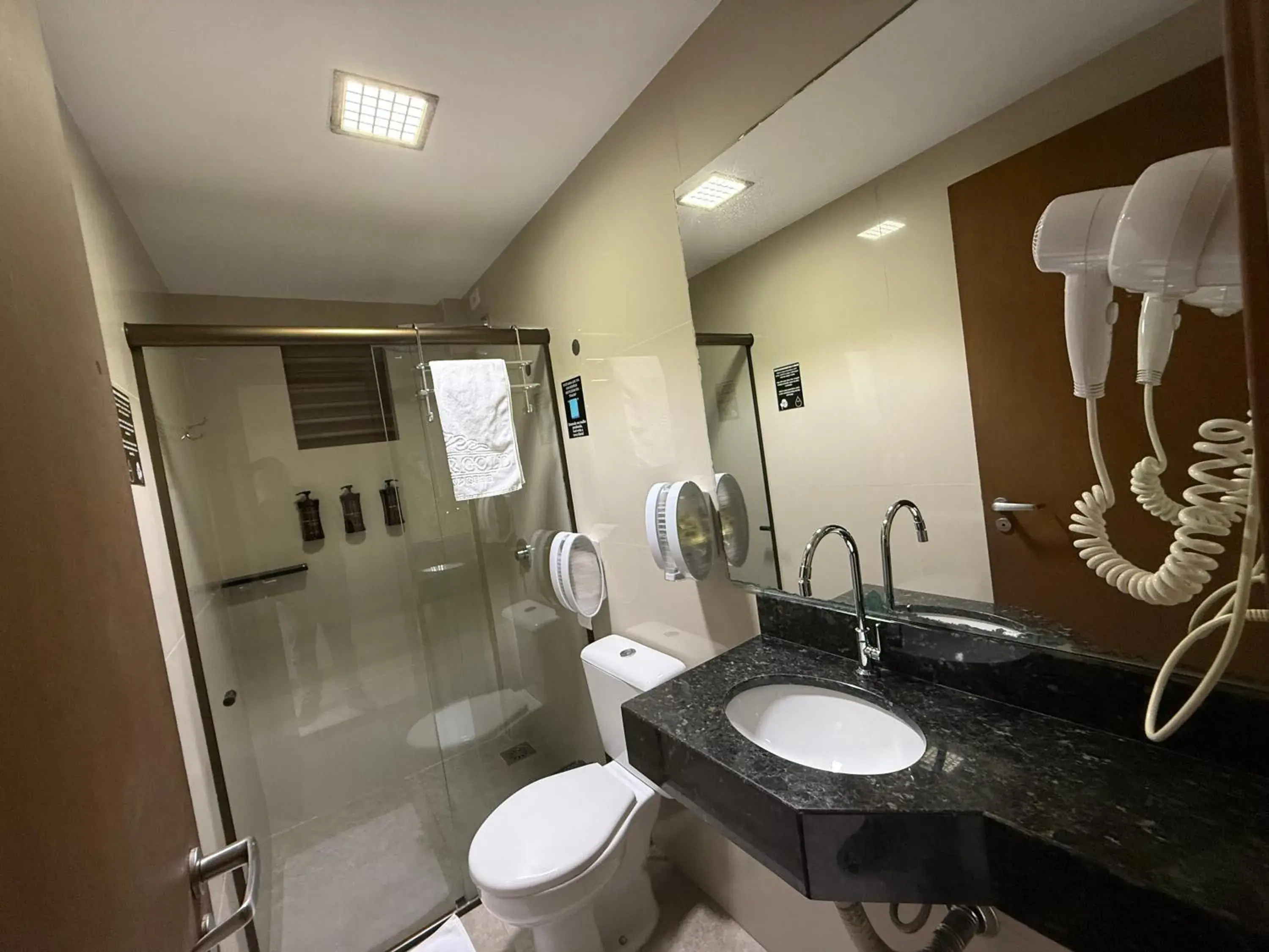 Deluxe Twin Room in Master Gold Hotel Express Deluxe Twin Room in Master Gold Hotel Express