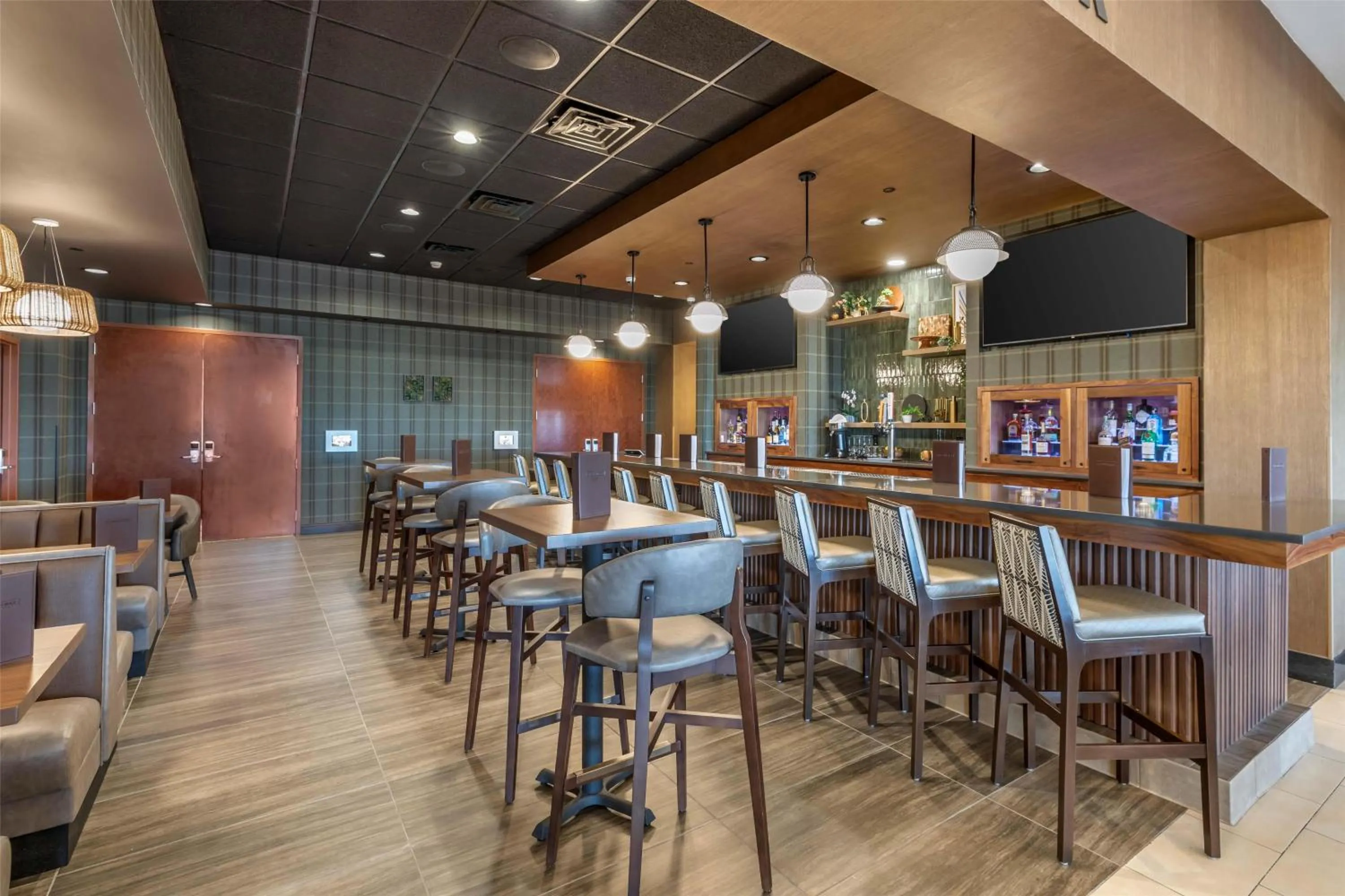 Lounge or bar in Drury Plaza Hotel Denver Central Park