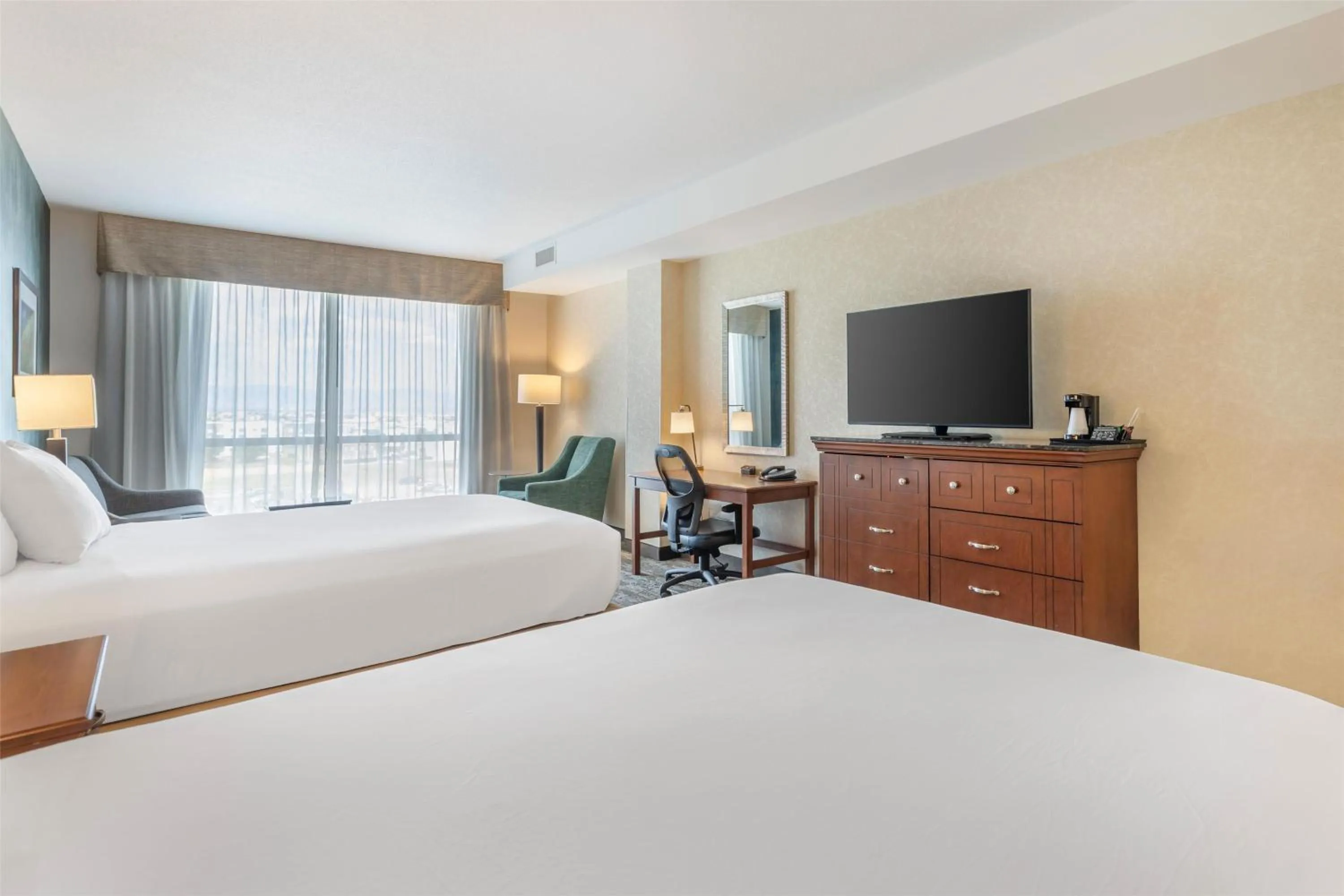 Bedroom, Bed in Drury Plaza Hotel Denver Central Park