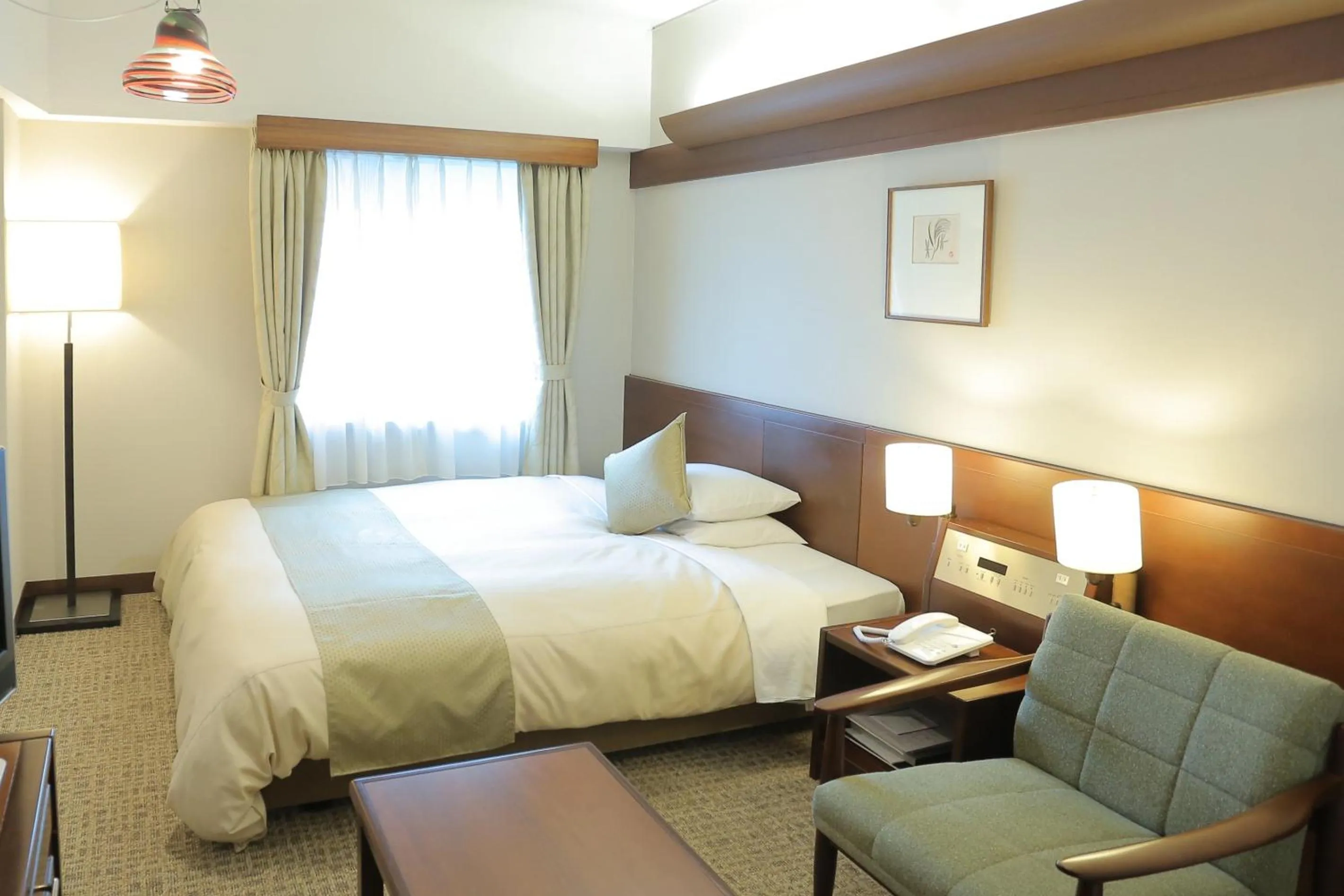 Photo of the whole room, Bed in Kurashiki Kokusai Hotel