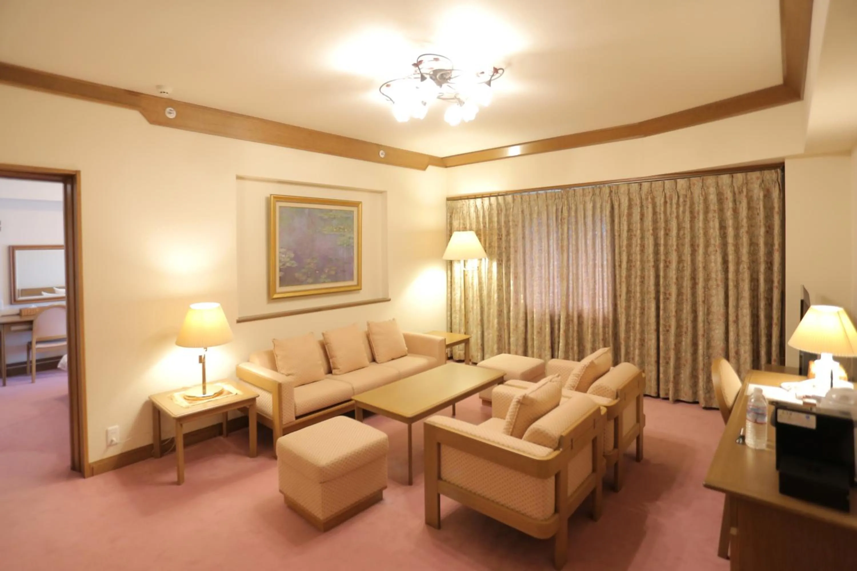 Living room in Kurashiki Kokusai Hotel