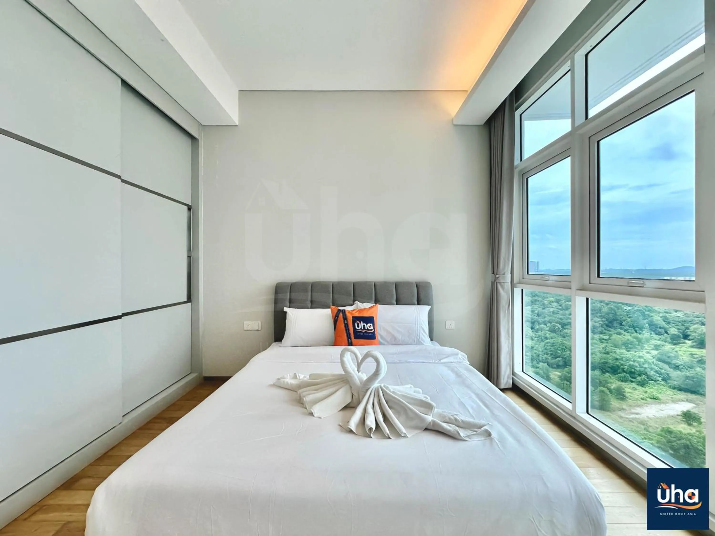 Bed in Pine Tree Suites by RR JBcity