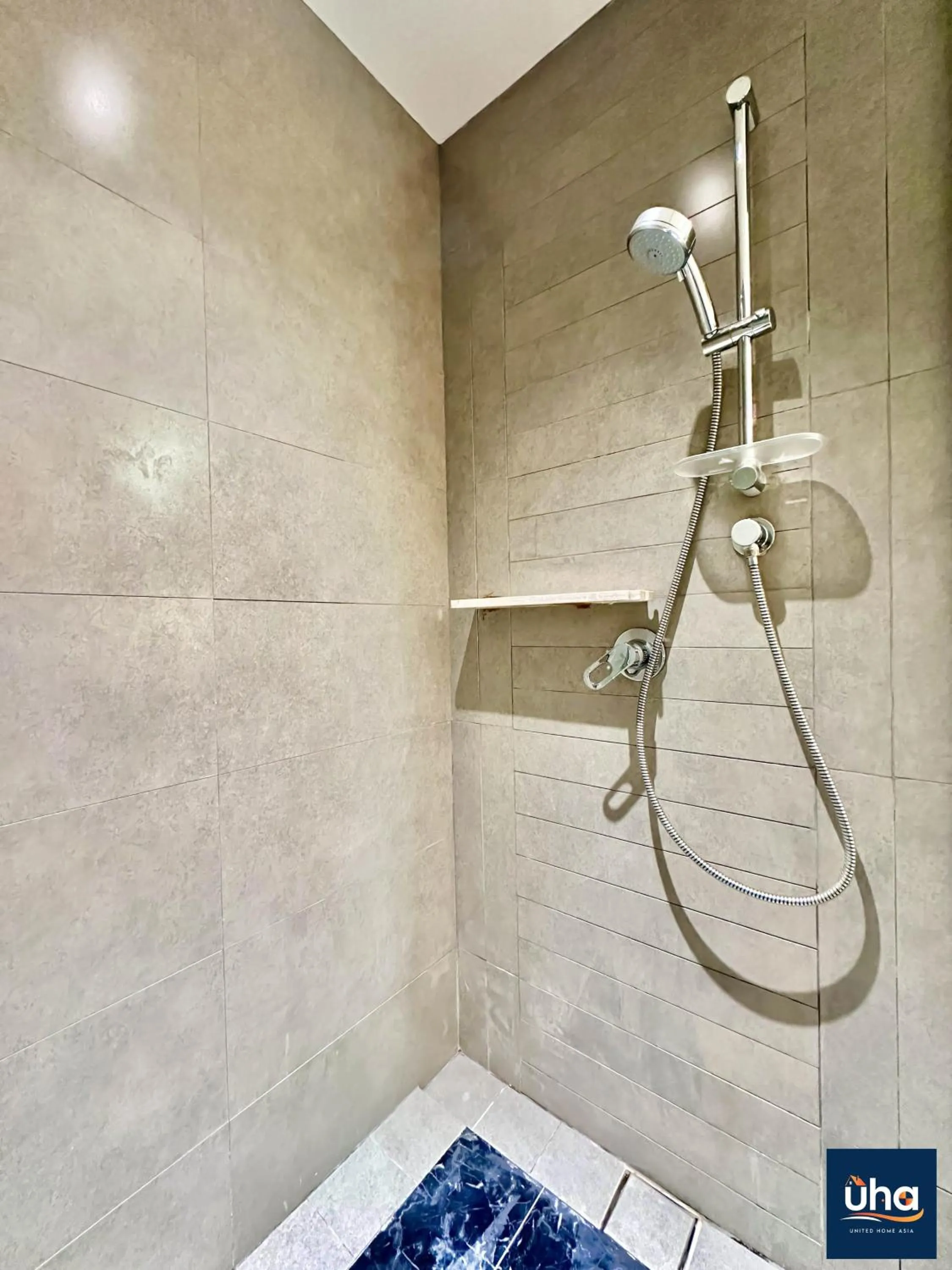 Pine Tree Suites by RR JBcity