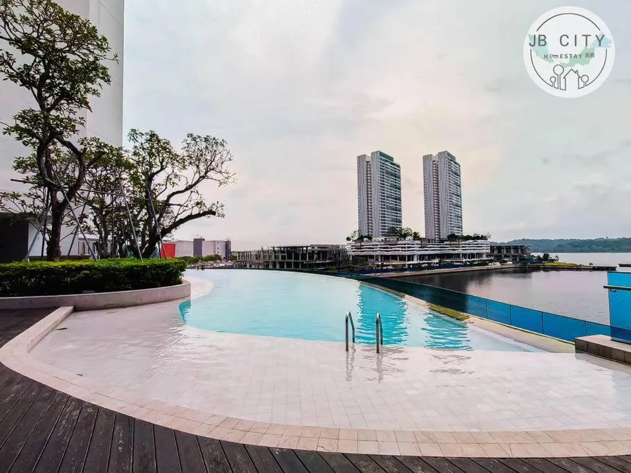 Pool view in Pine Tree Suites by RR JBcity