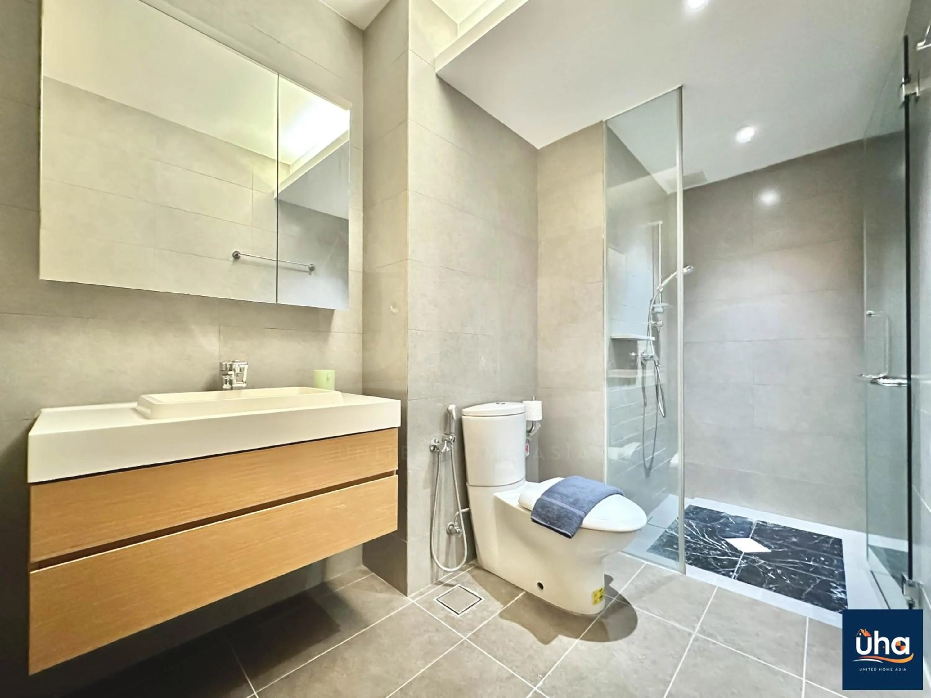 Pine Tree Suites by RR JBcity