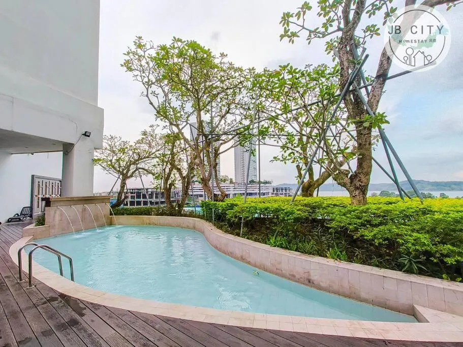 Pool view in Pine Tree Suites by RR JBcity