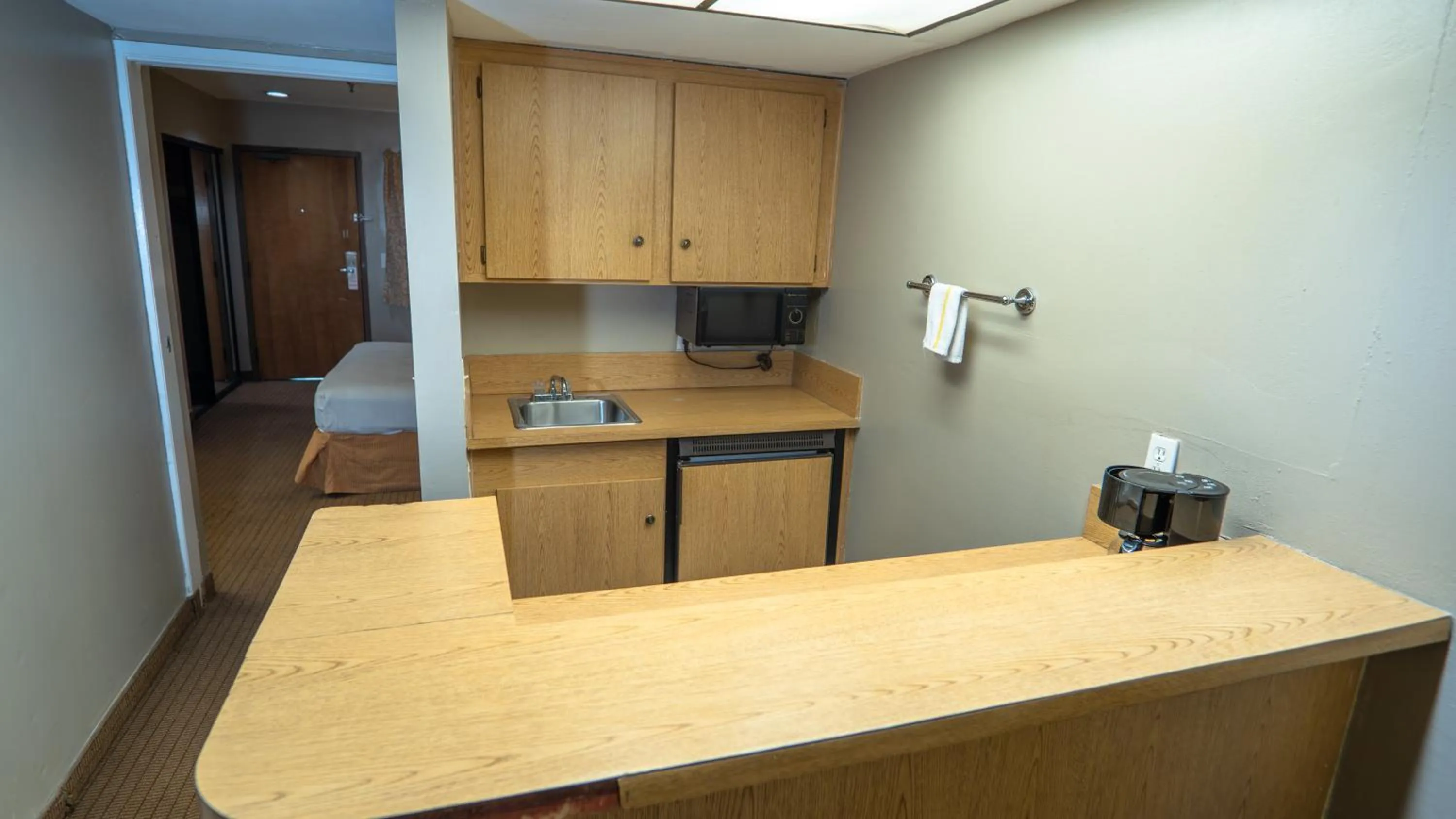 Kitchen or kitchenette in Motel 6 Victorville, CA - Civic Center - Route 66