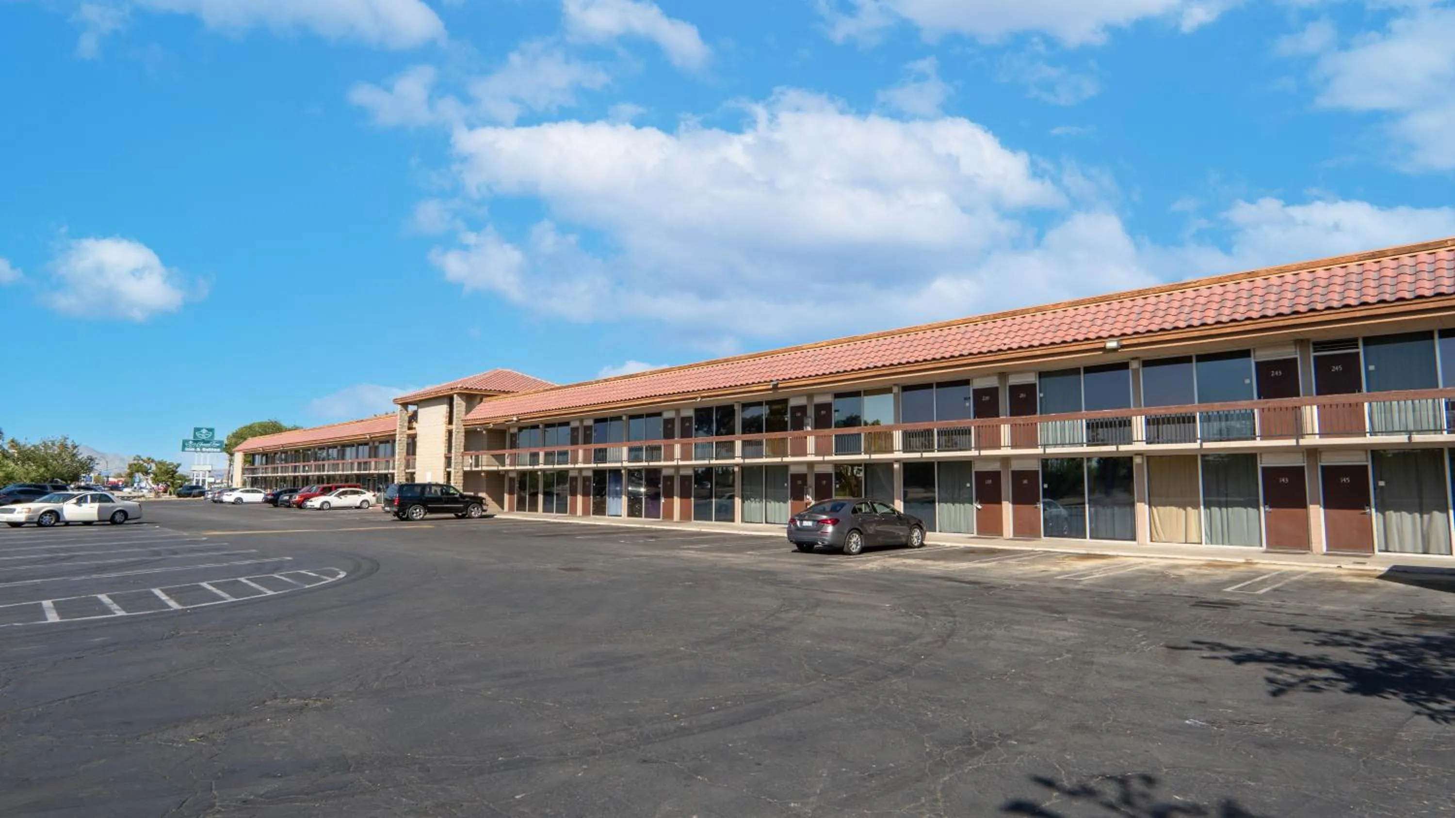 Property building in Motel 6 Victorville, CA - Civic Center - Route 66
