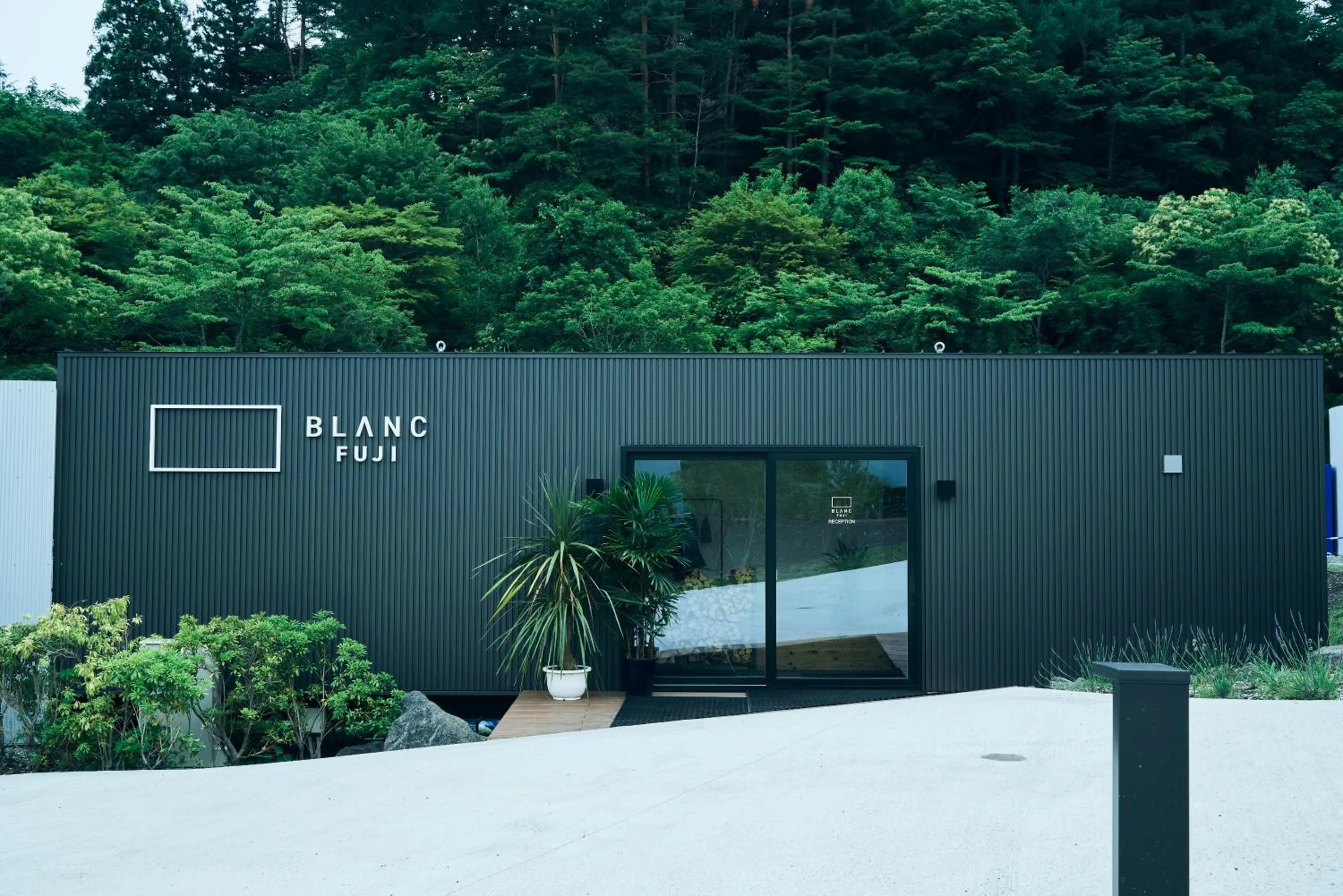 Property building in BLANC FUJI