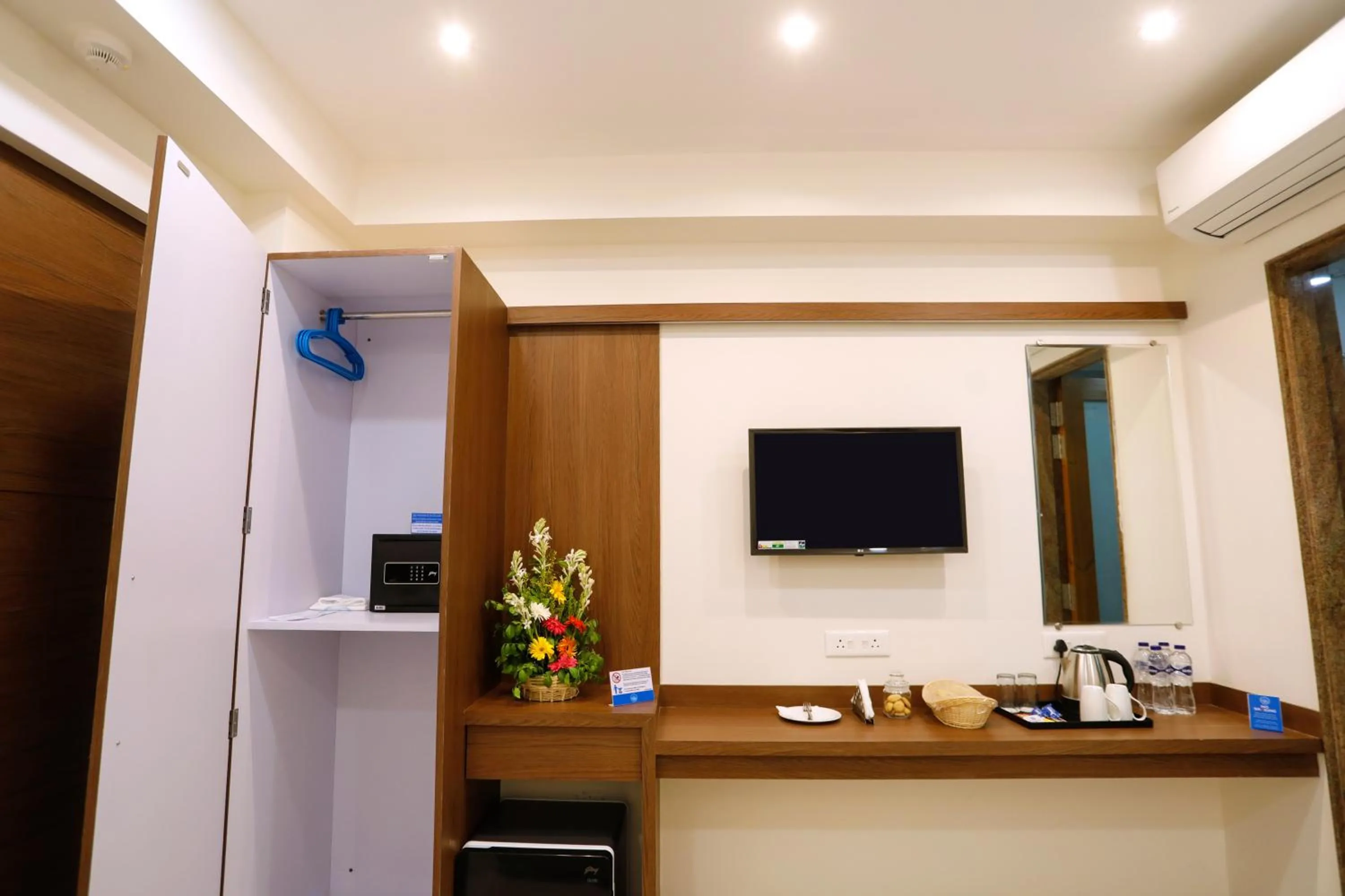 Coffee/tea facilities in Hotel Dolphin International