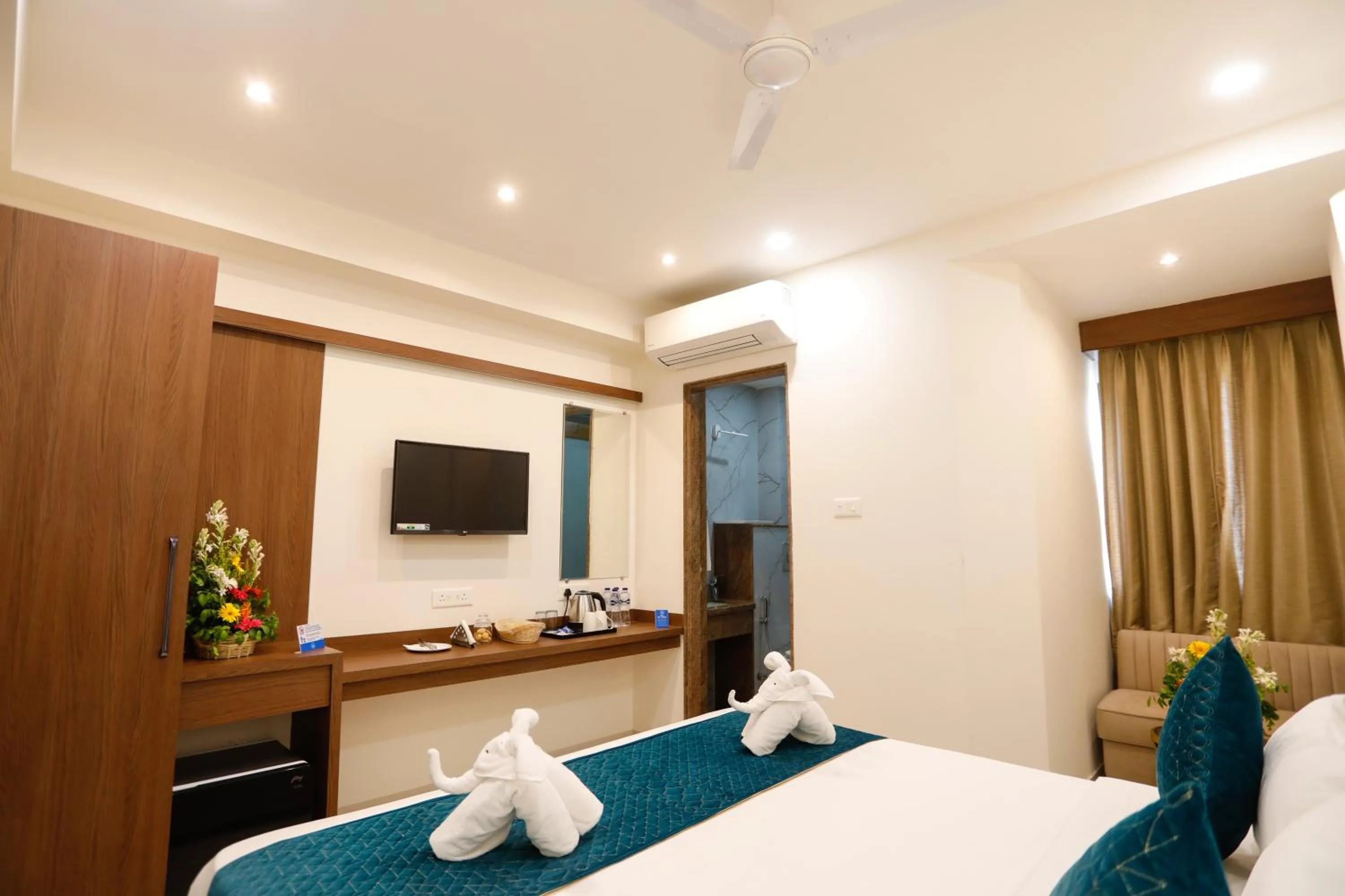 Bedroom, Bed in Hotel Dolphin International