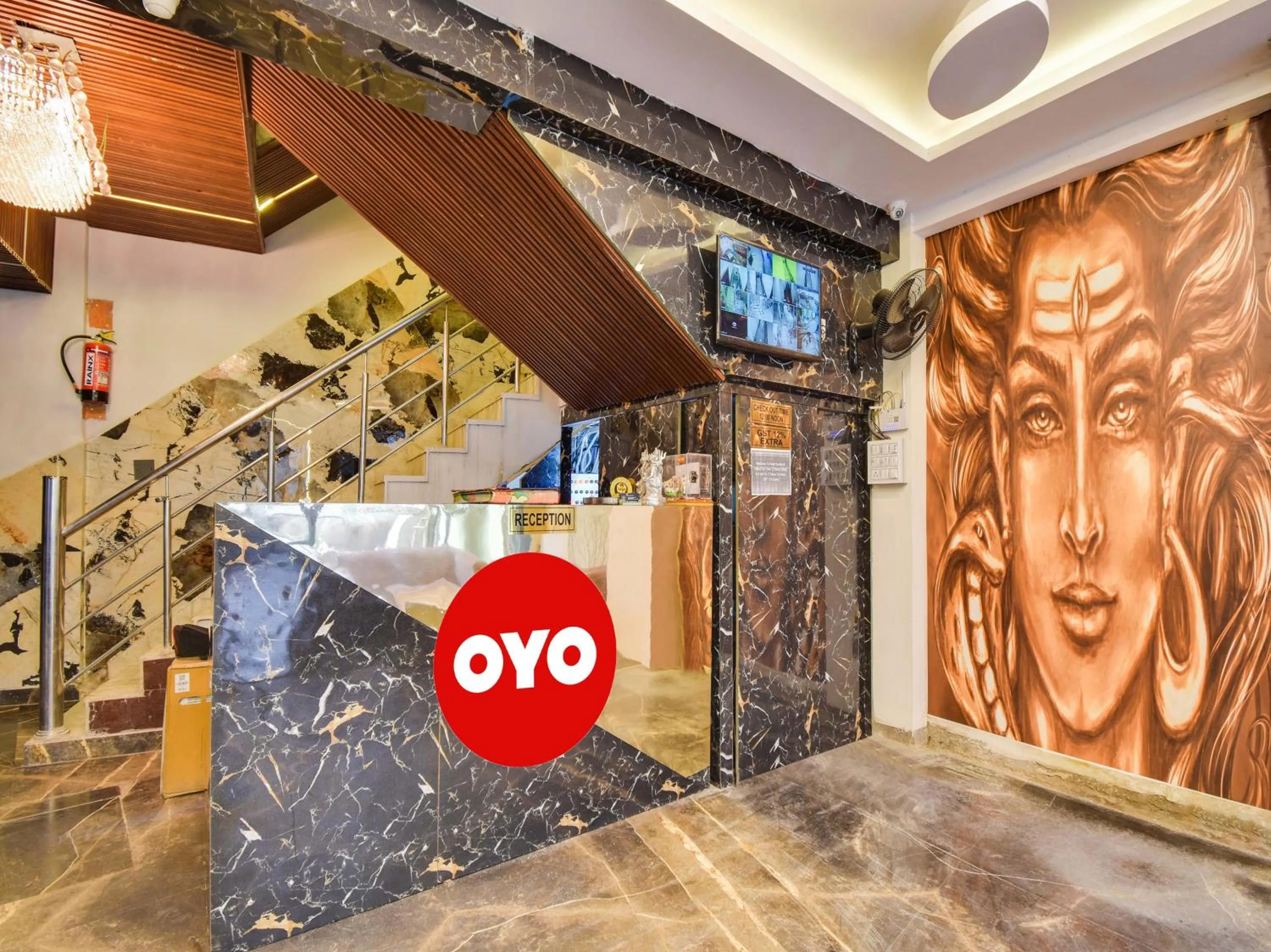 Lobby or reception in Hotel O Double RR